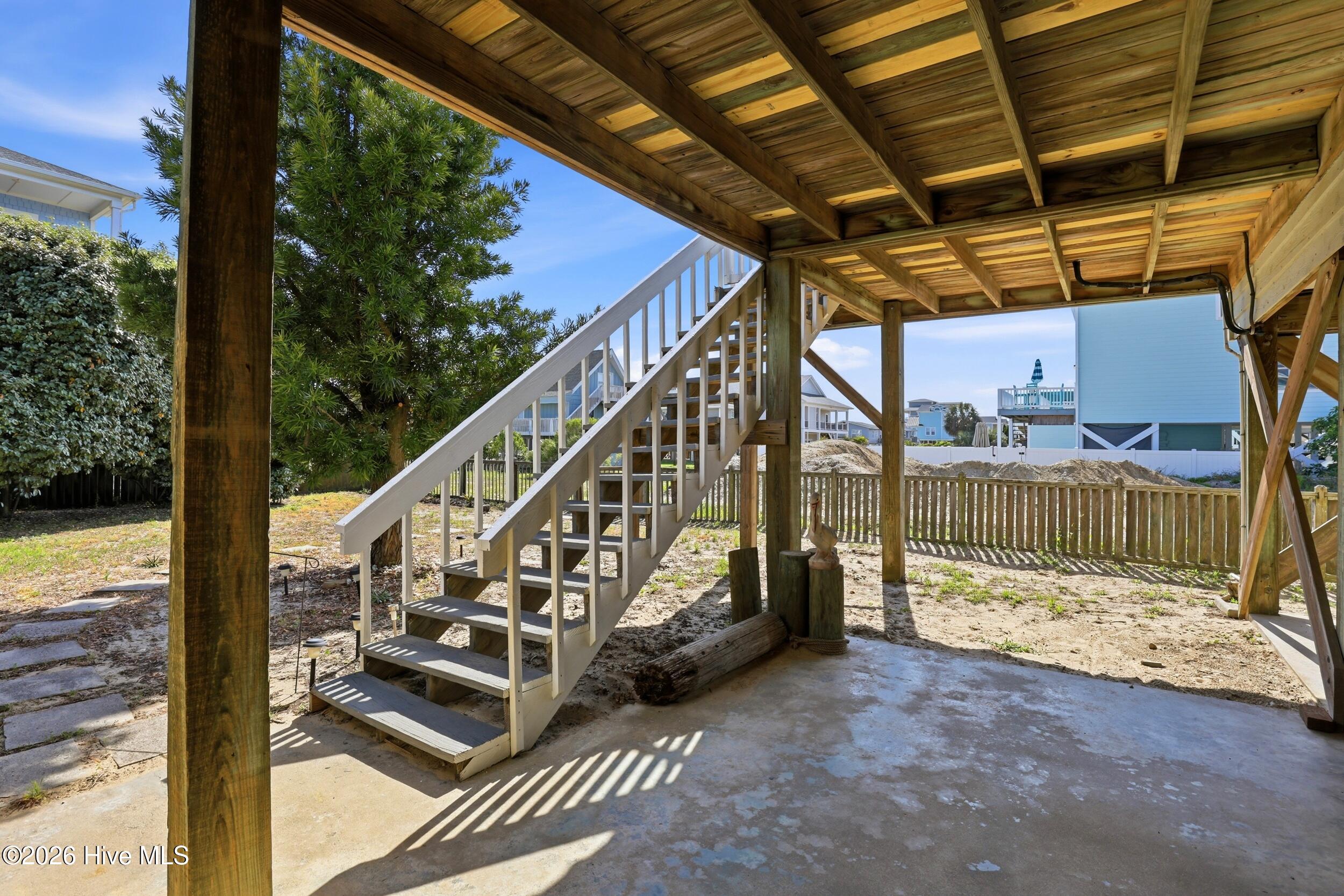 100565033 | Photo 26