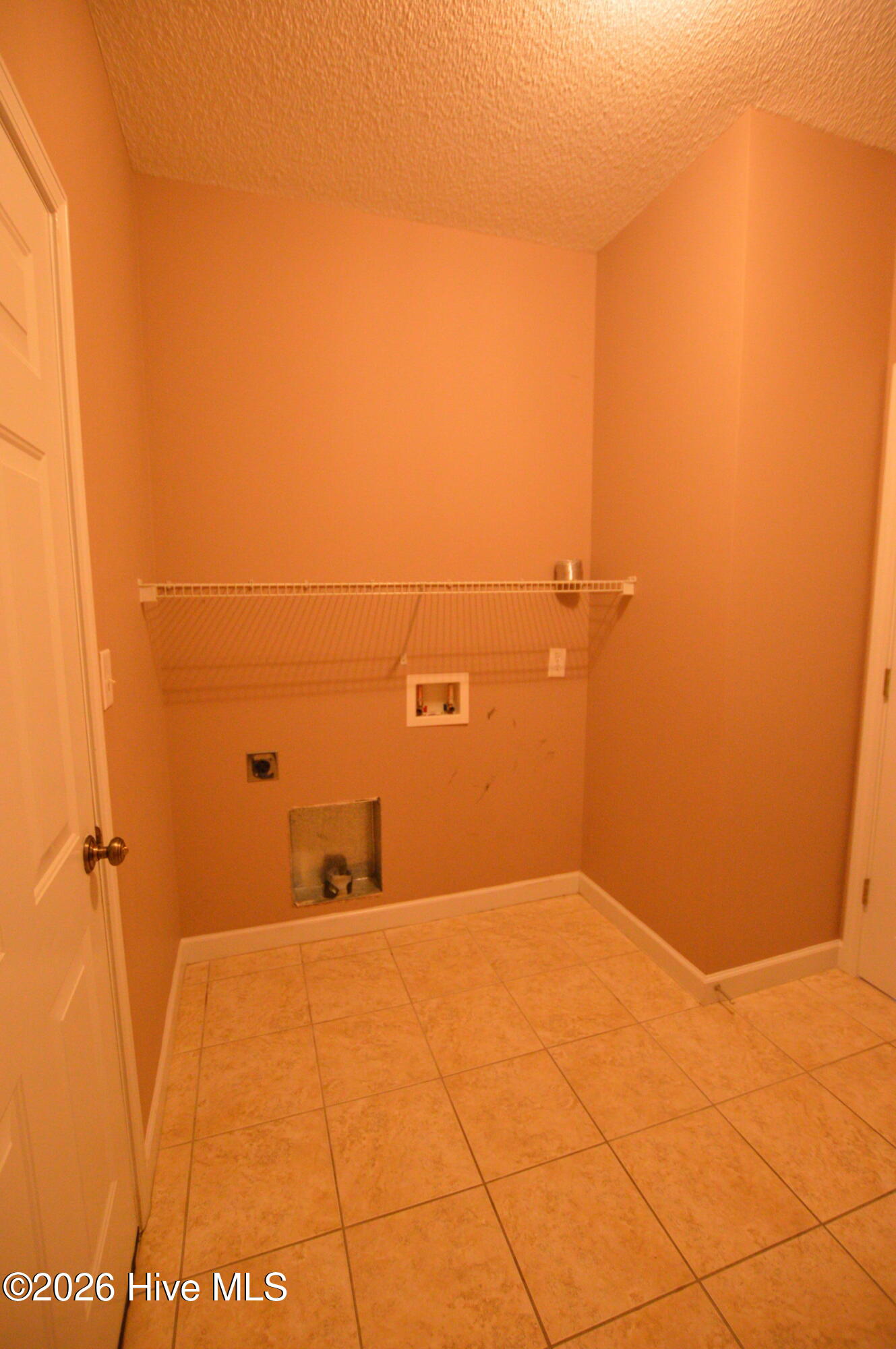 100565813 | Photo 14