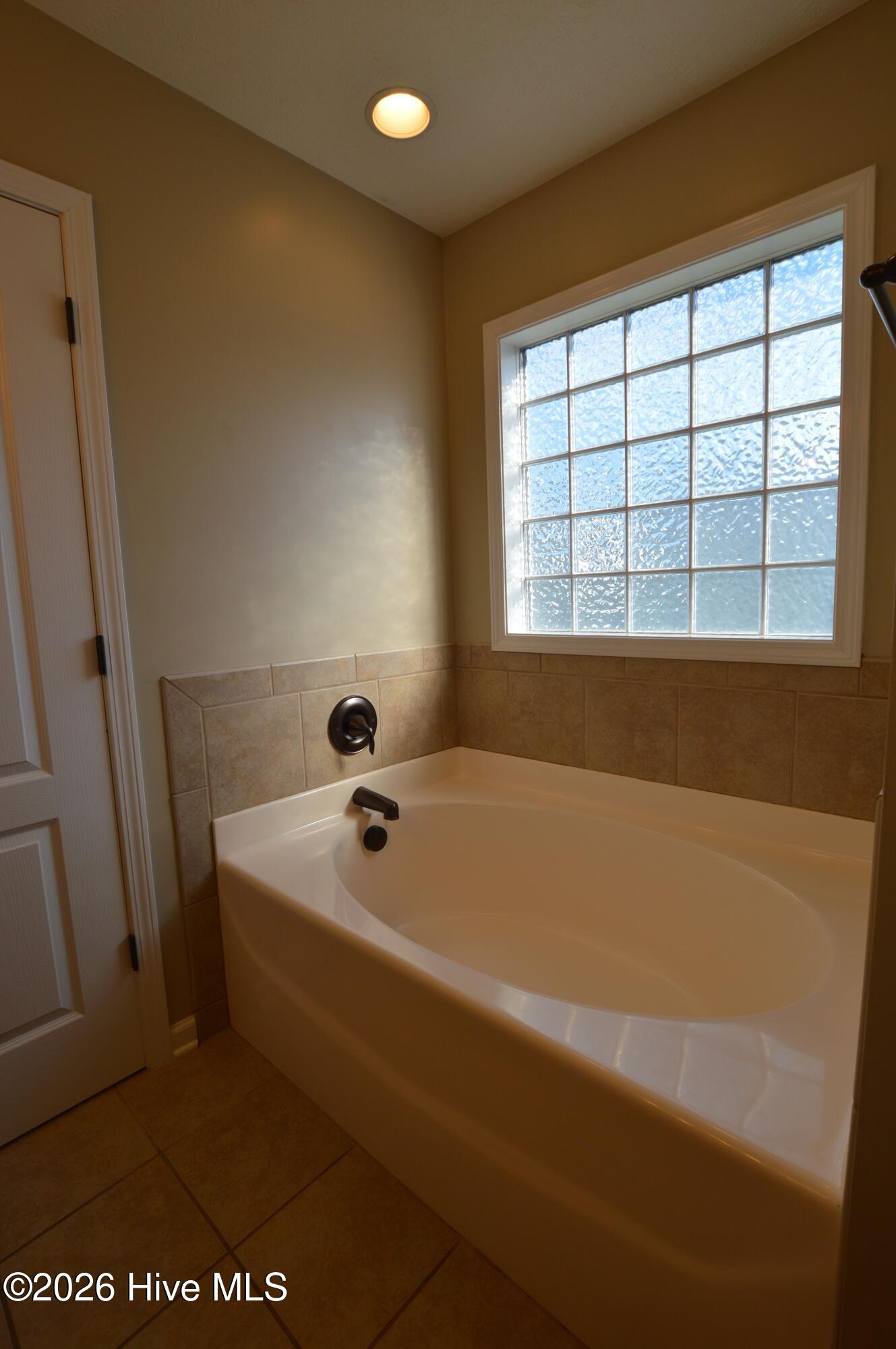 100552765 | Photo 18