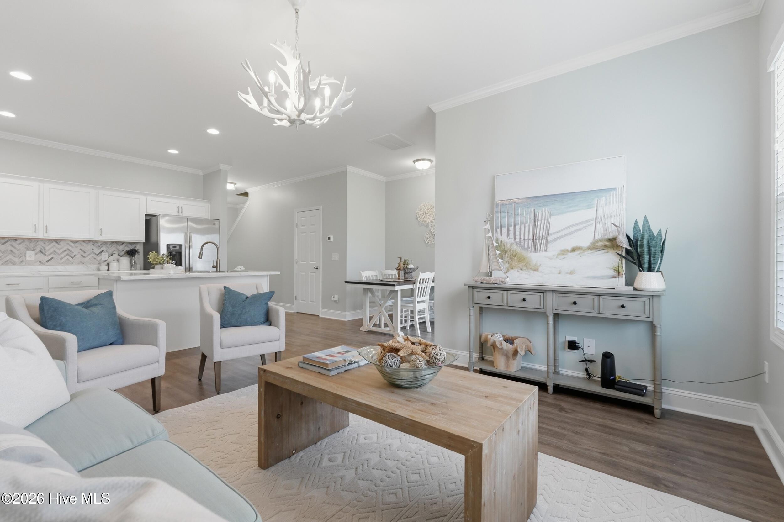 100566235 | Photo 16