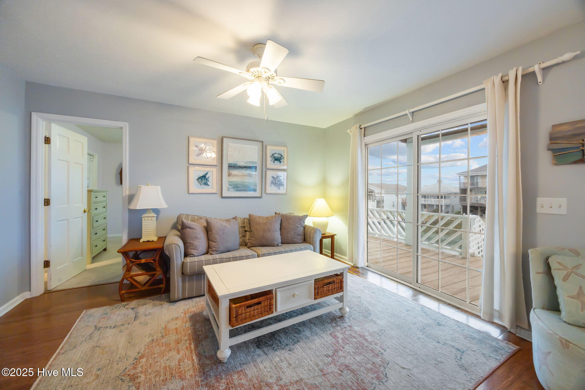 100542985 | Photo 38