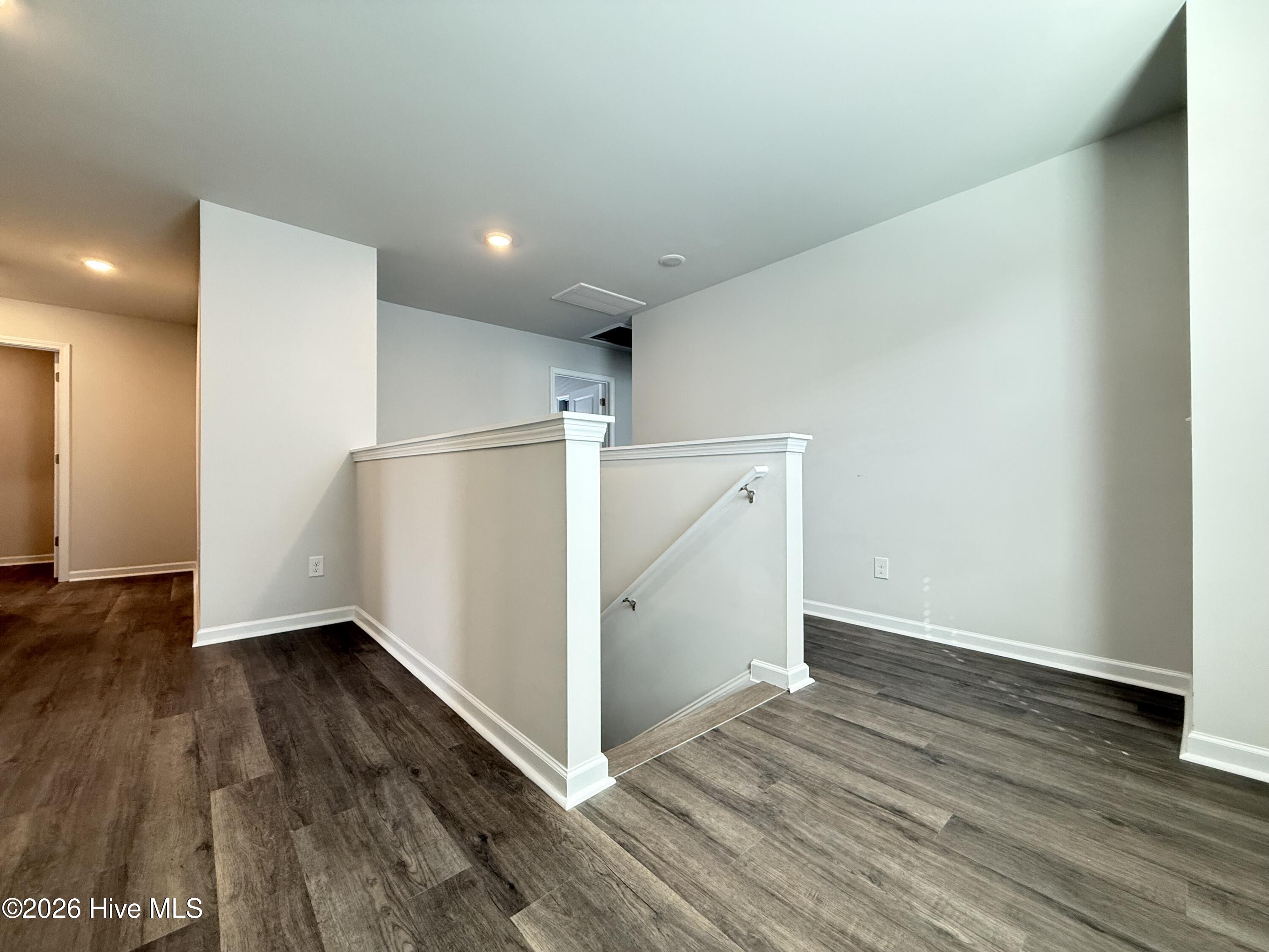 100526305 | Photo 23