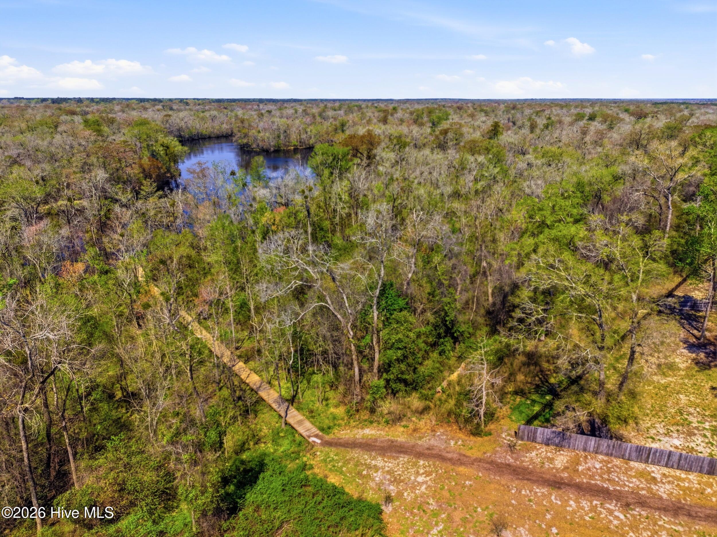 100561504 | Photo 45