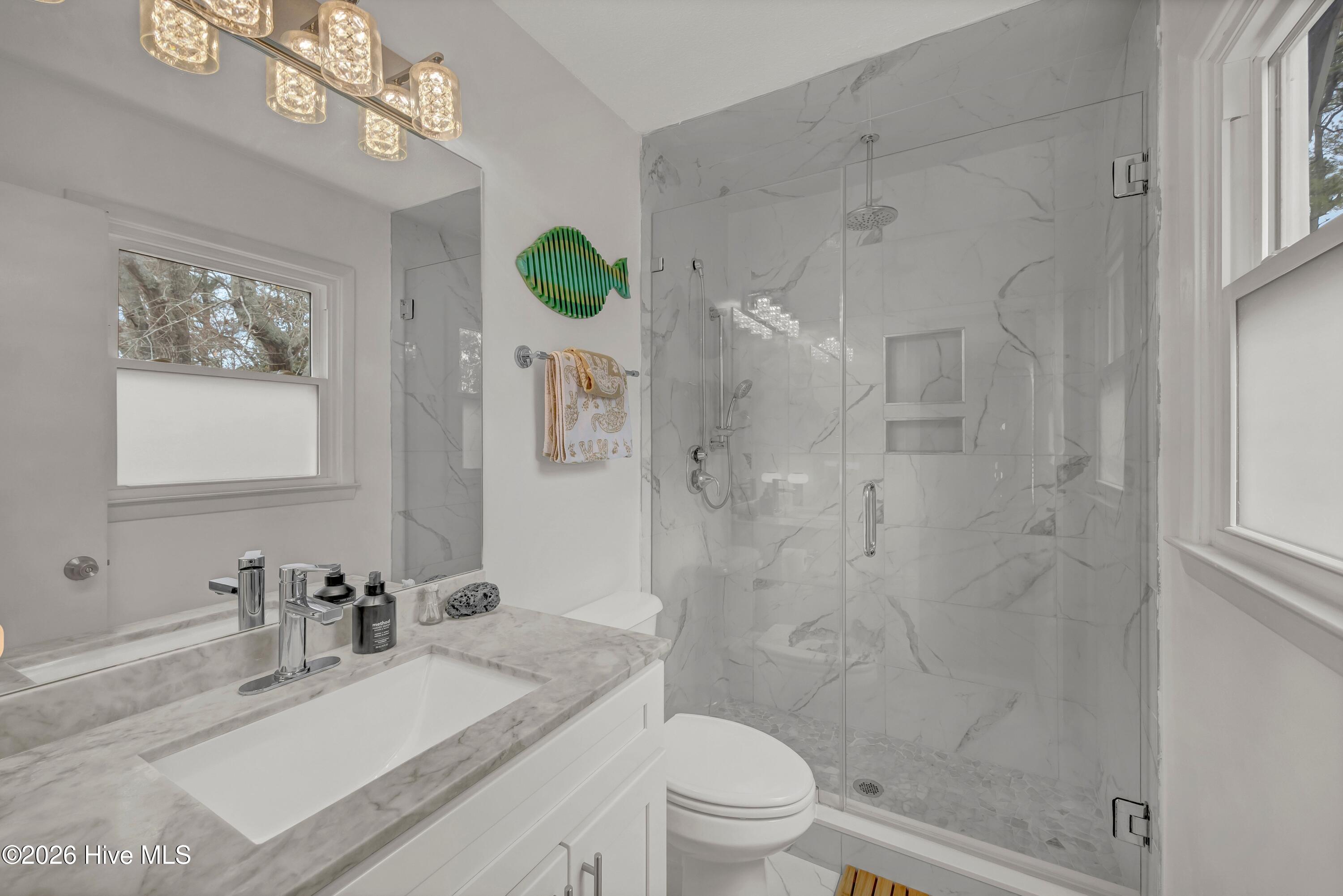 100555704 | Photo 17