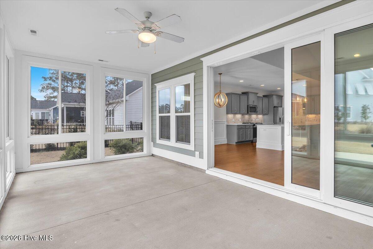 100548797 | Photo 69