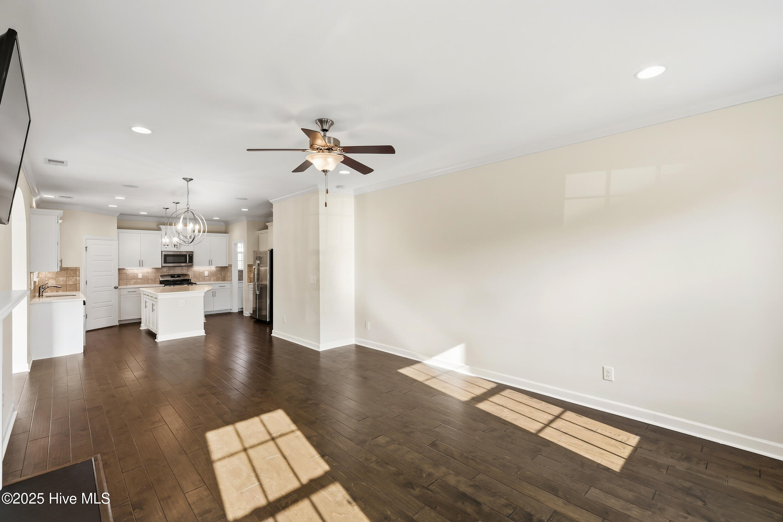 100541614 | Photo 10