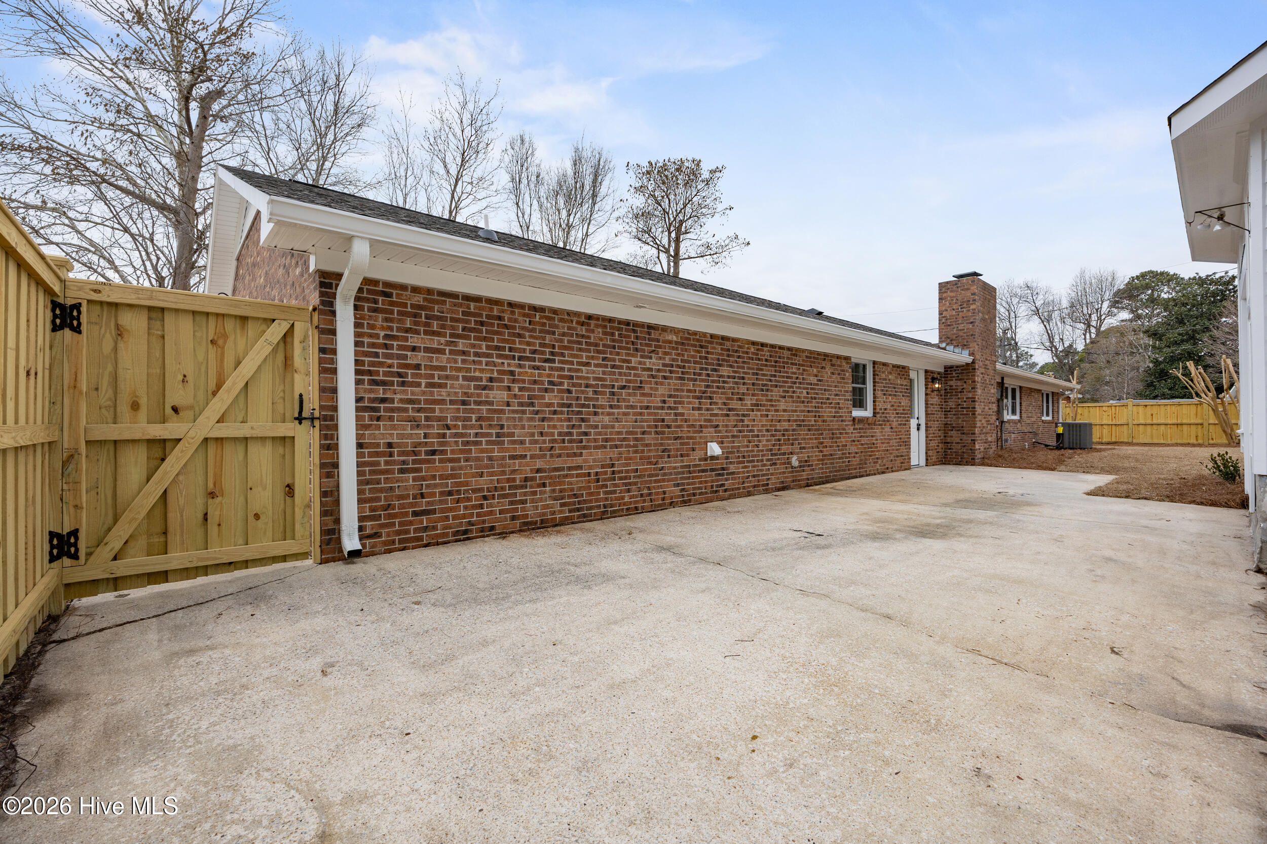 100556943 | Photo 40