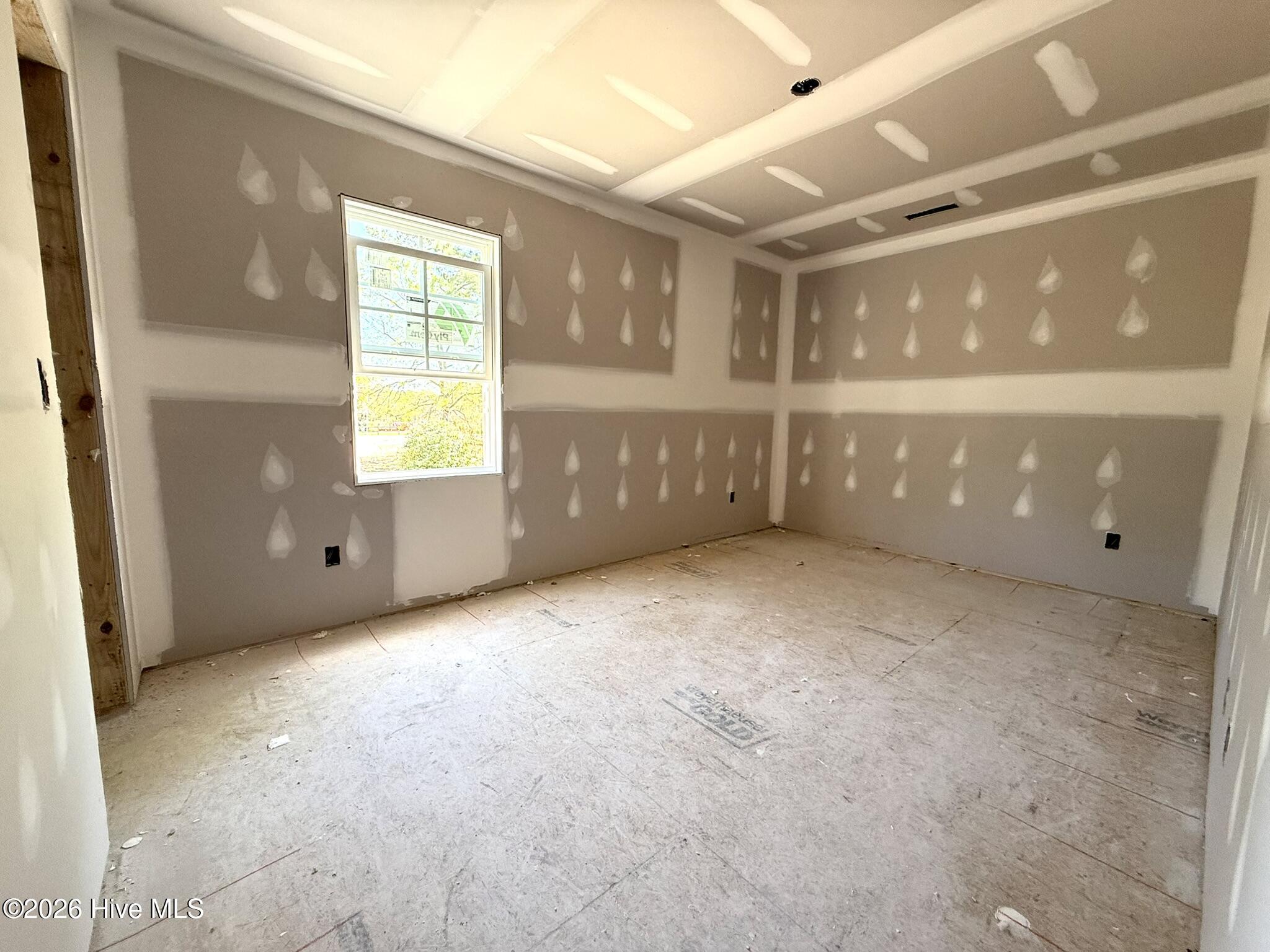 100558276 | Photo 15