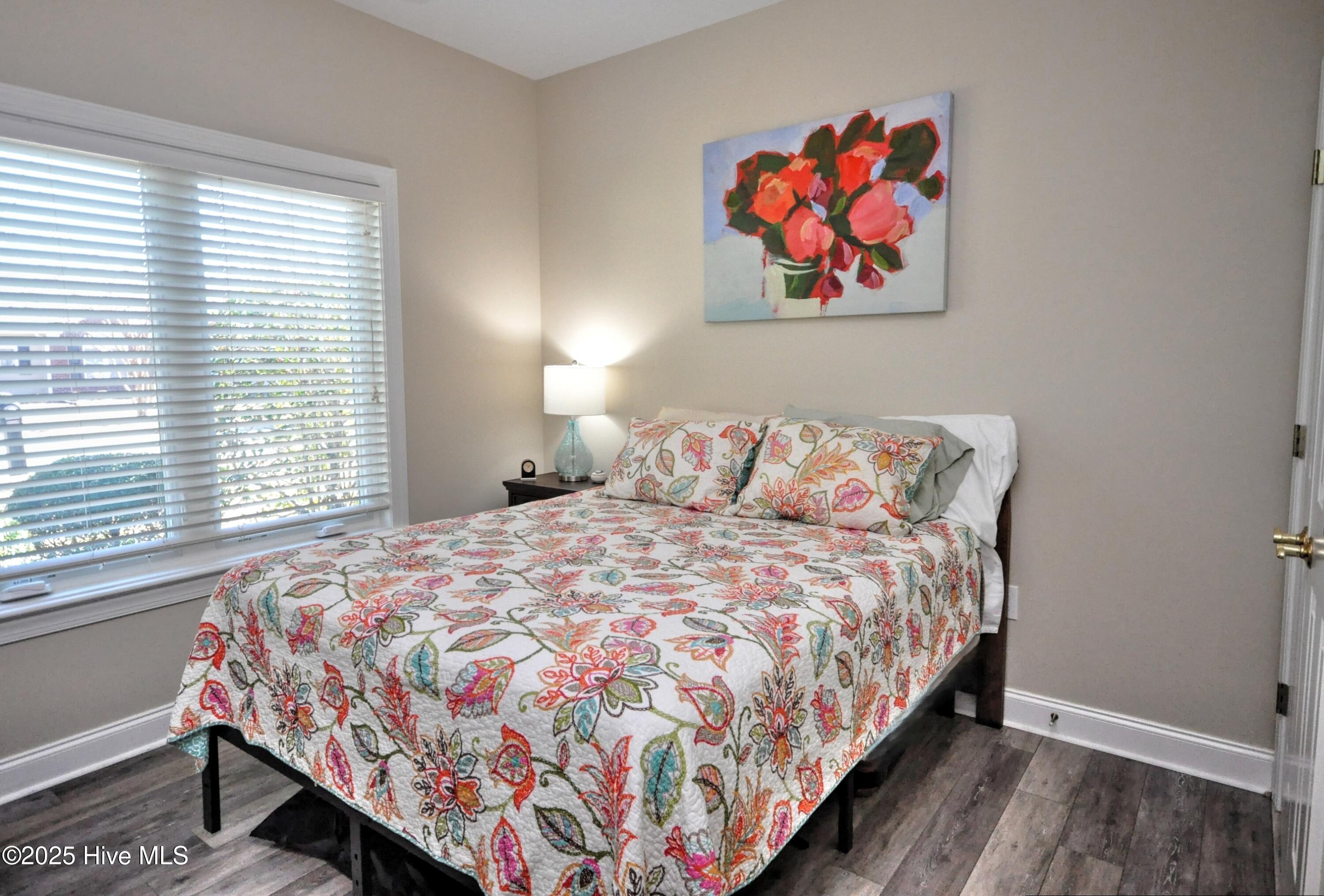 100547082 | Photo 25