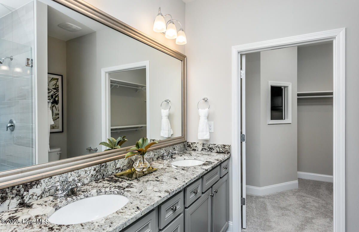 100540893 | Photo 17