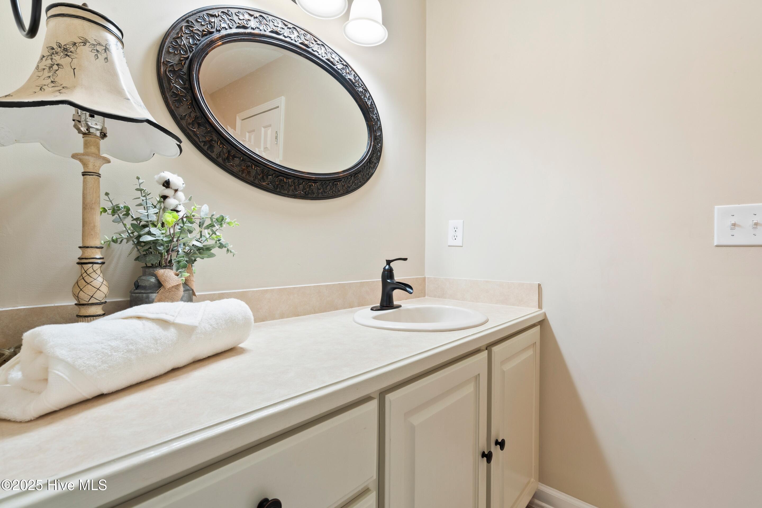 100538310 | Photo 62