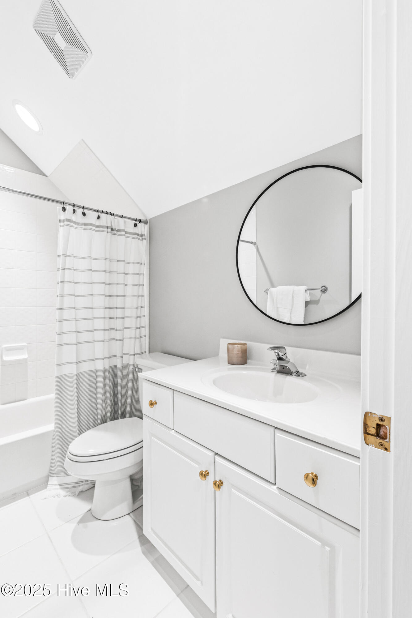 100495433 | Photo 34