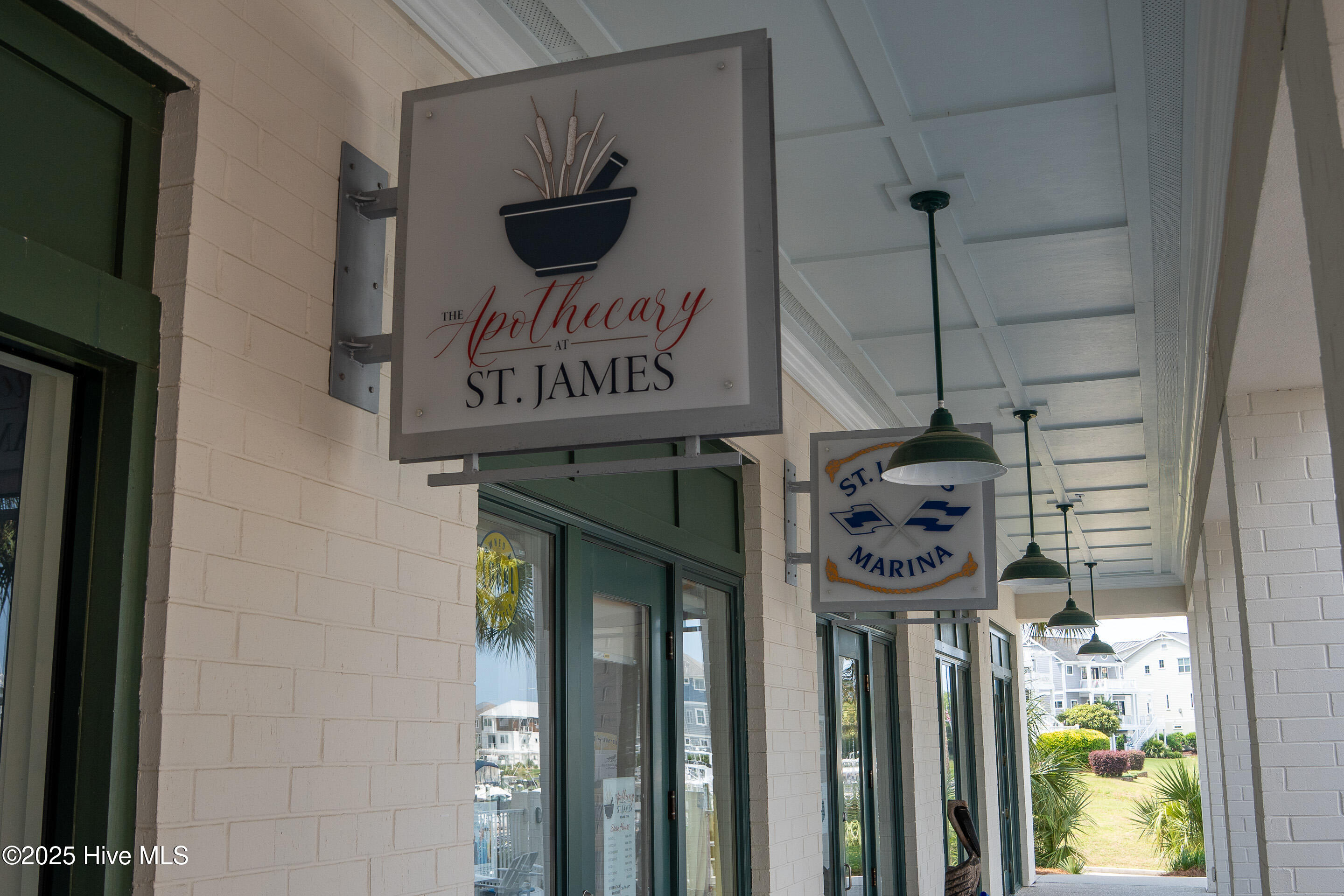 100543771 | Photo 69