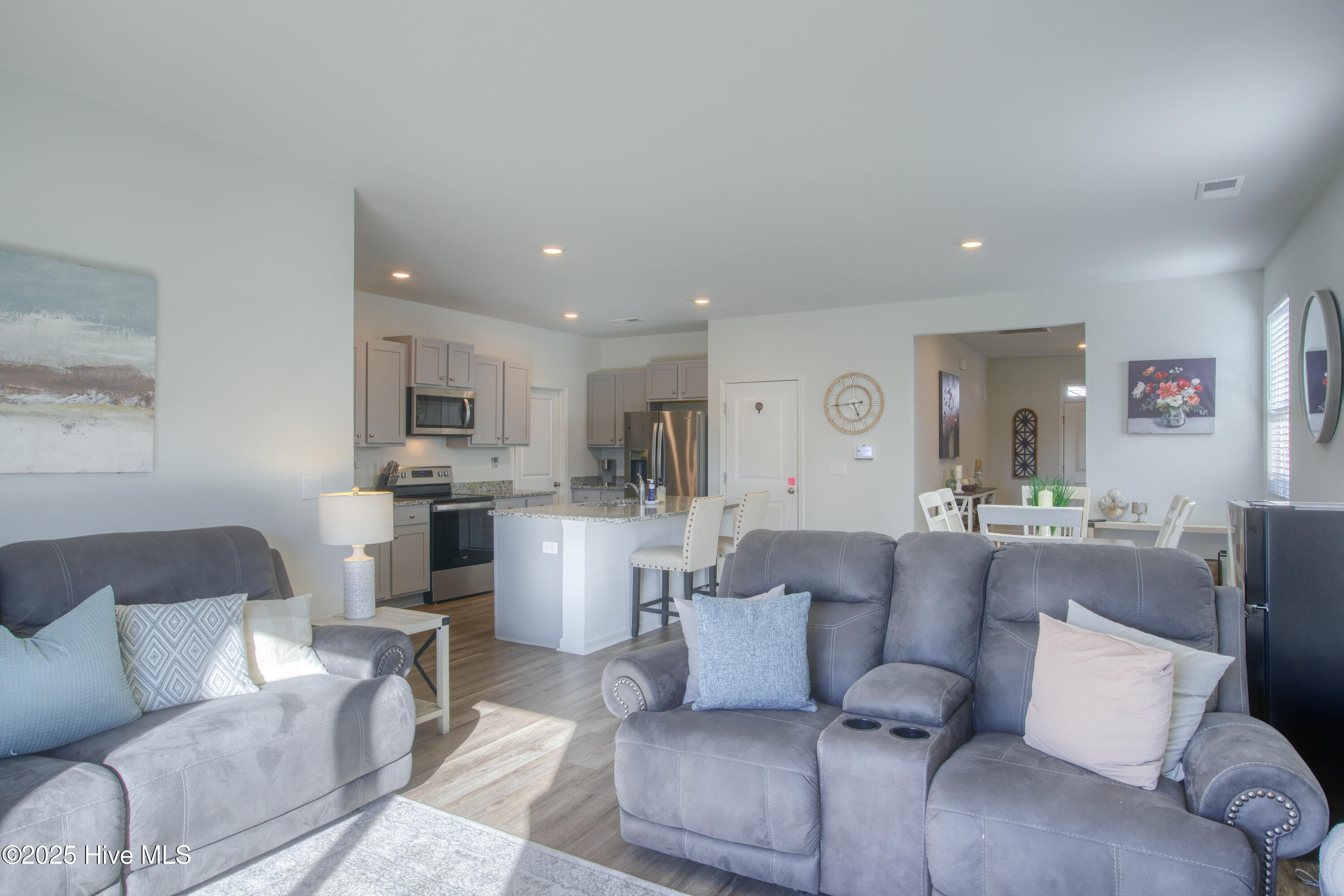 100538124 | Photo 13