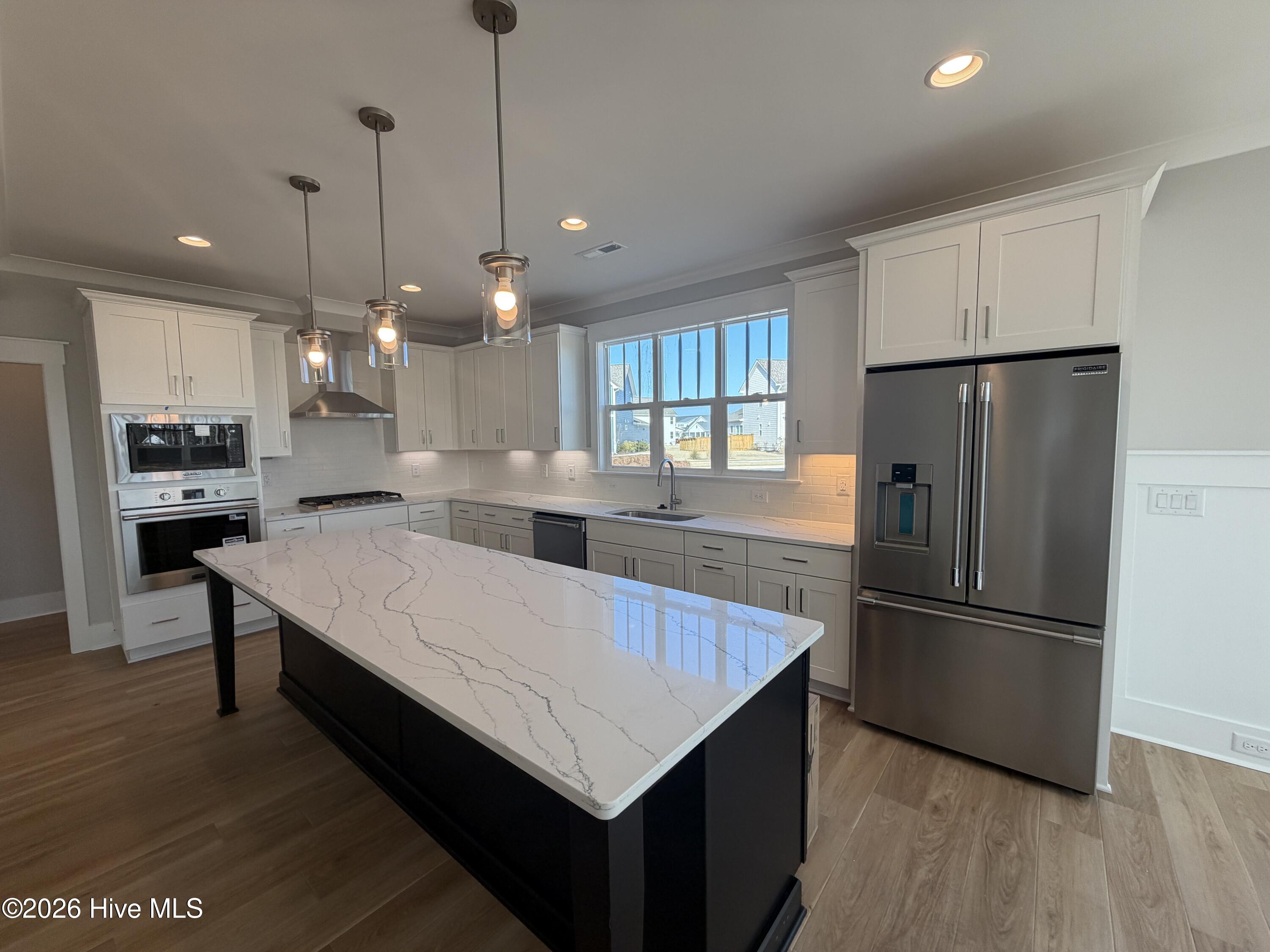 100532147 | Photo 12