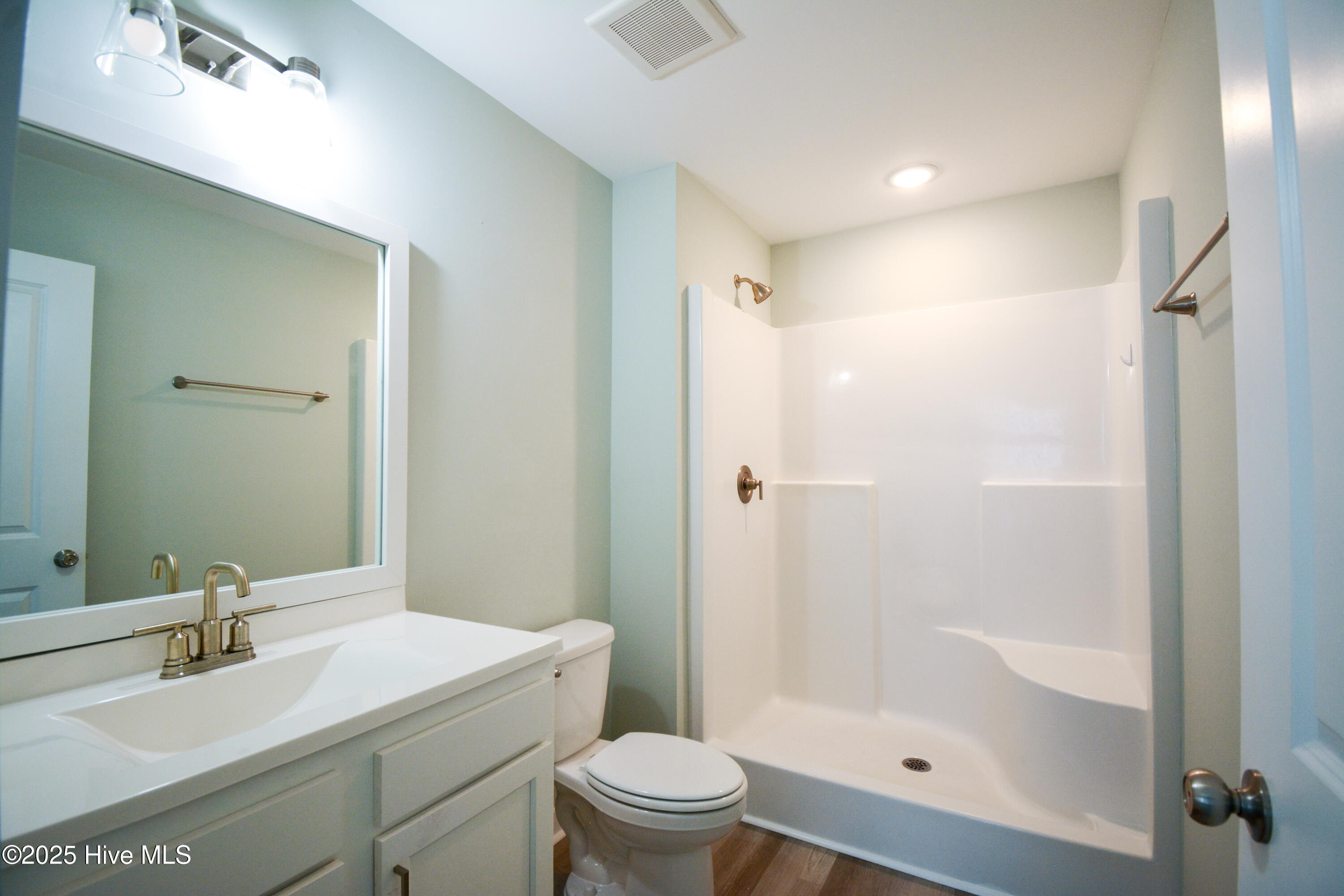 100534687 | Photo 17