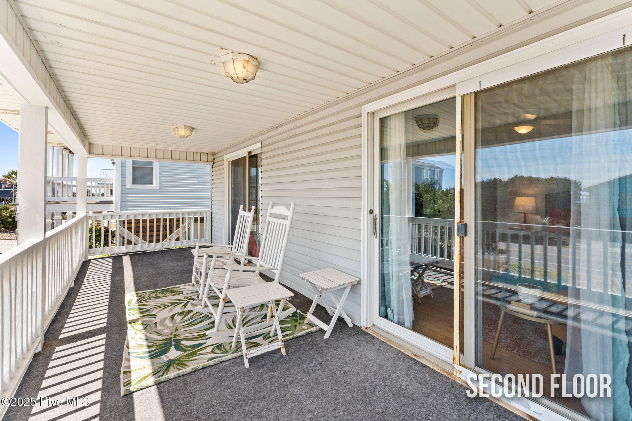 100532124 | Photo 33