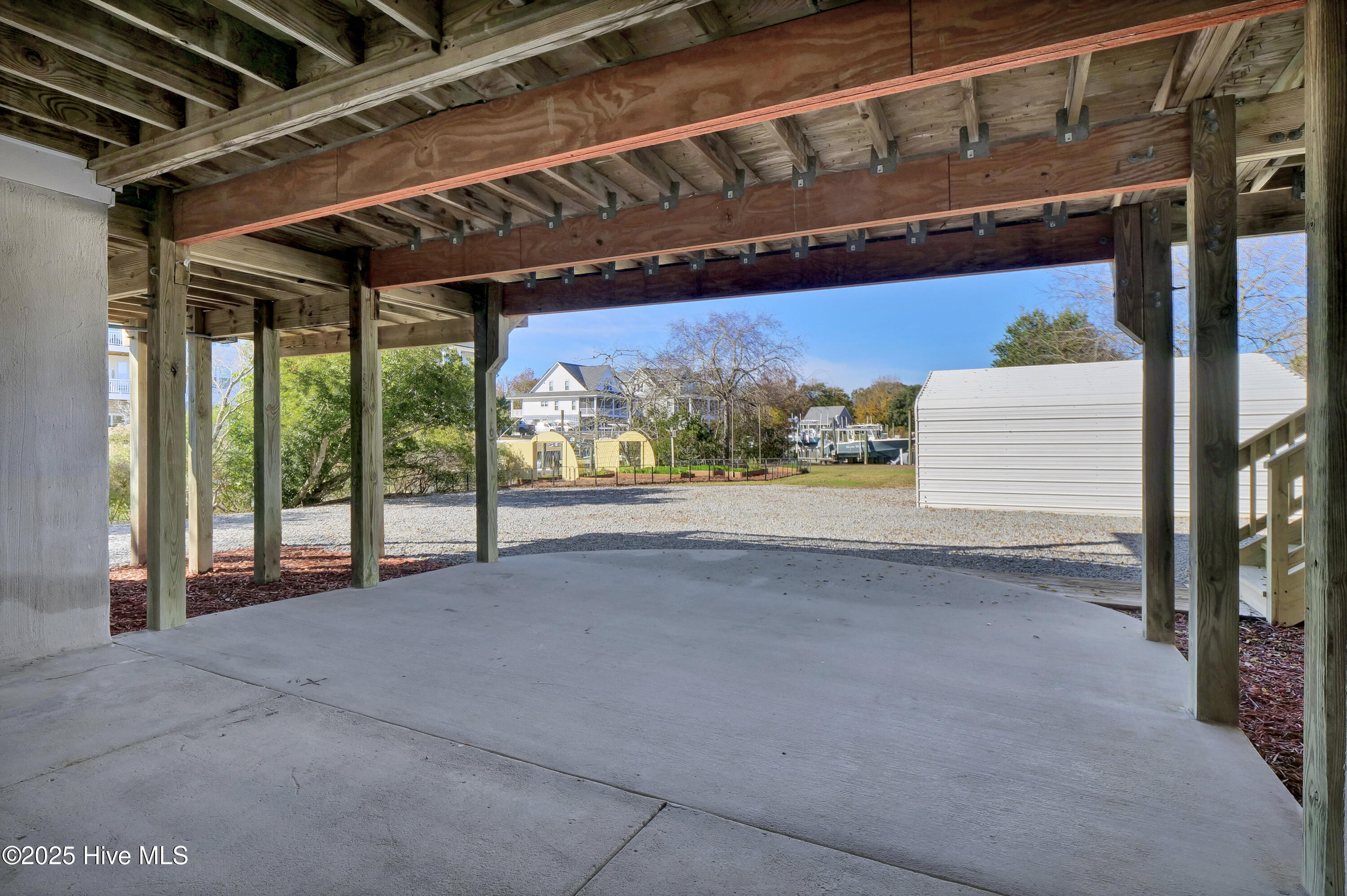 100543040 | Photo 64