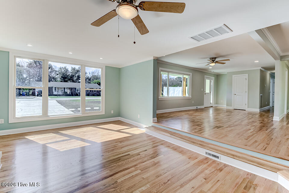 100558677 | Photo 20