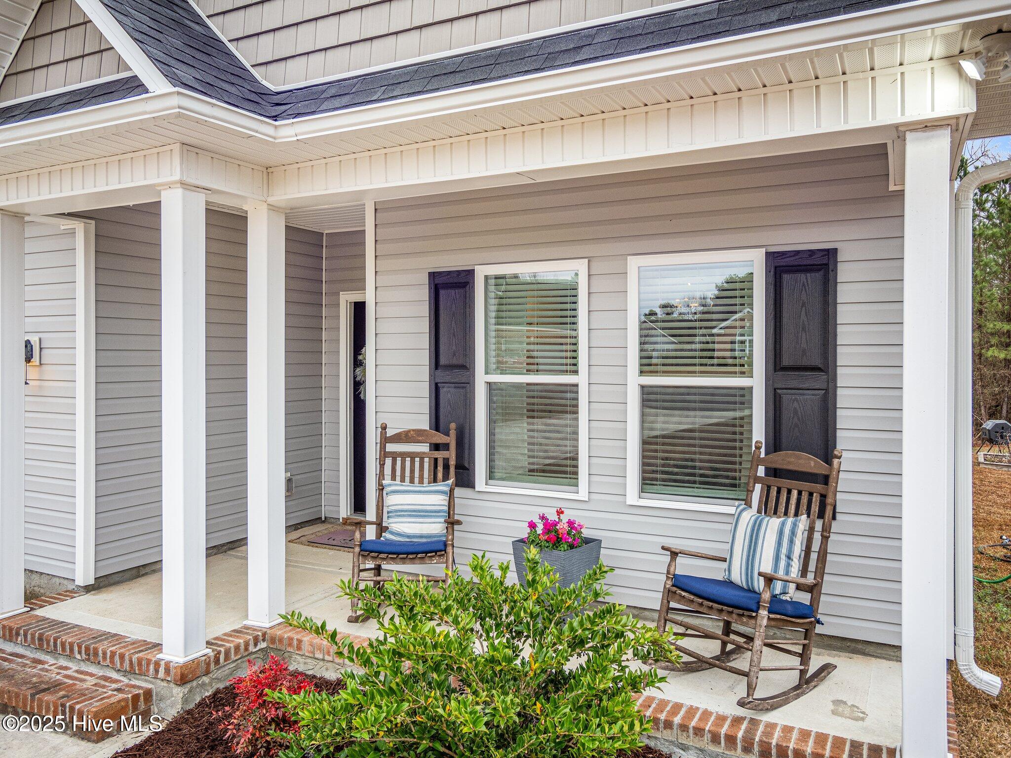 100565720 | Photo 43