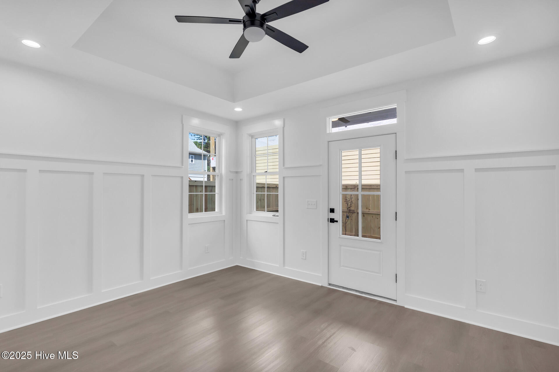 100534811 | Photo 35