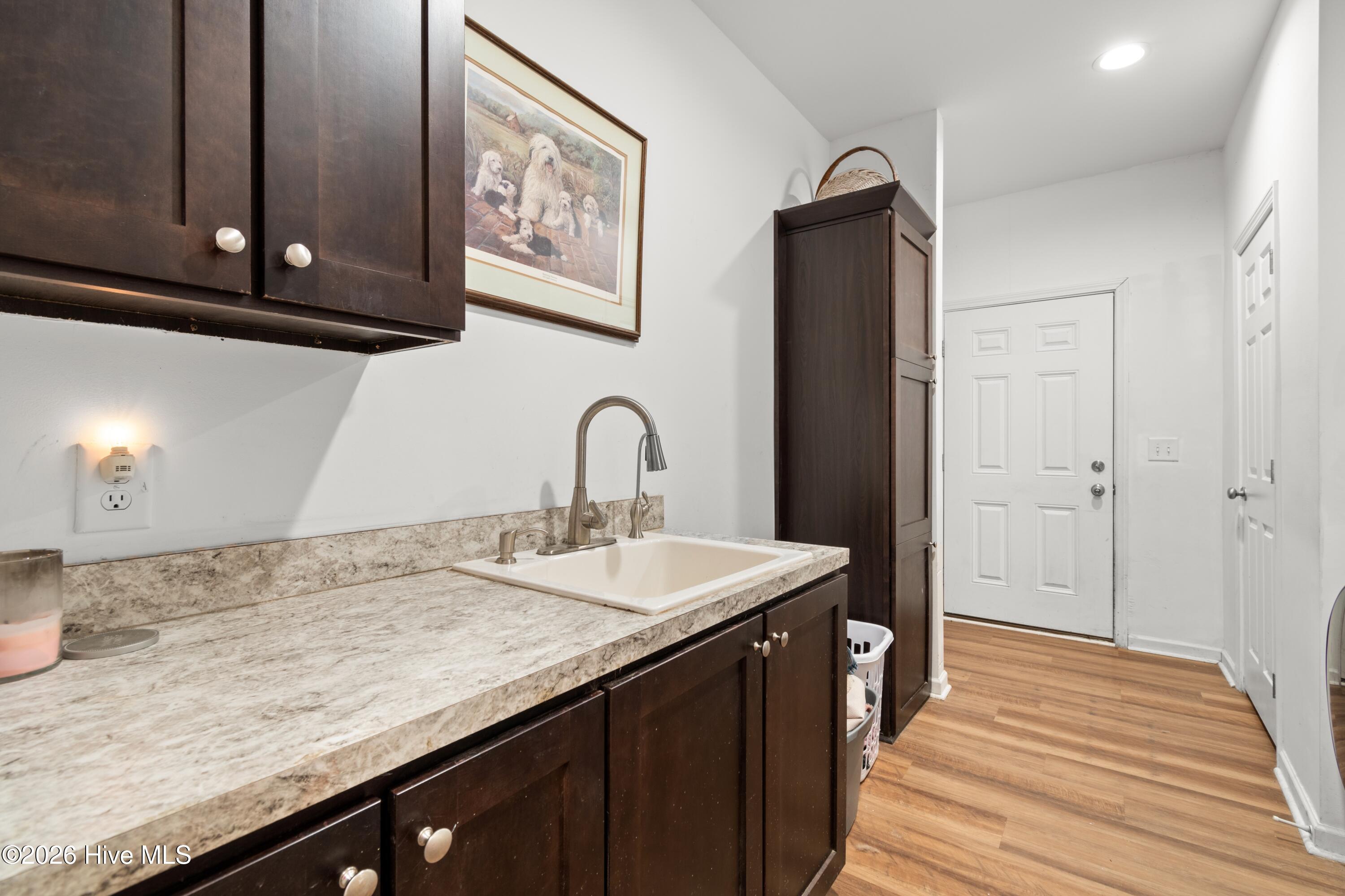 100556828 | Photo 32