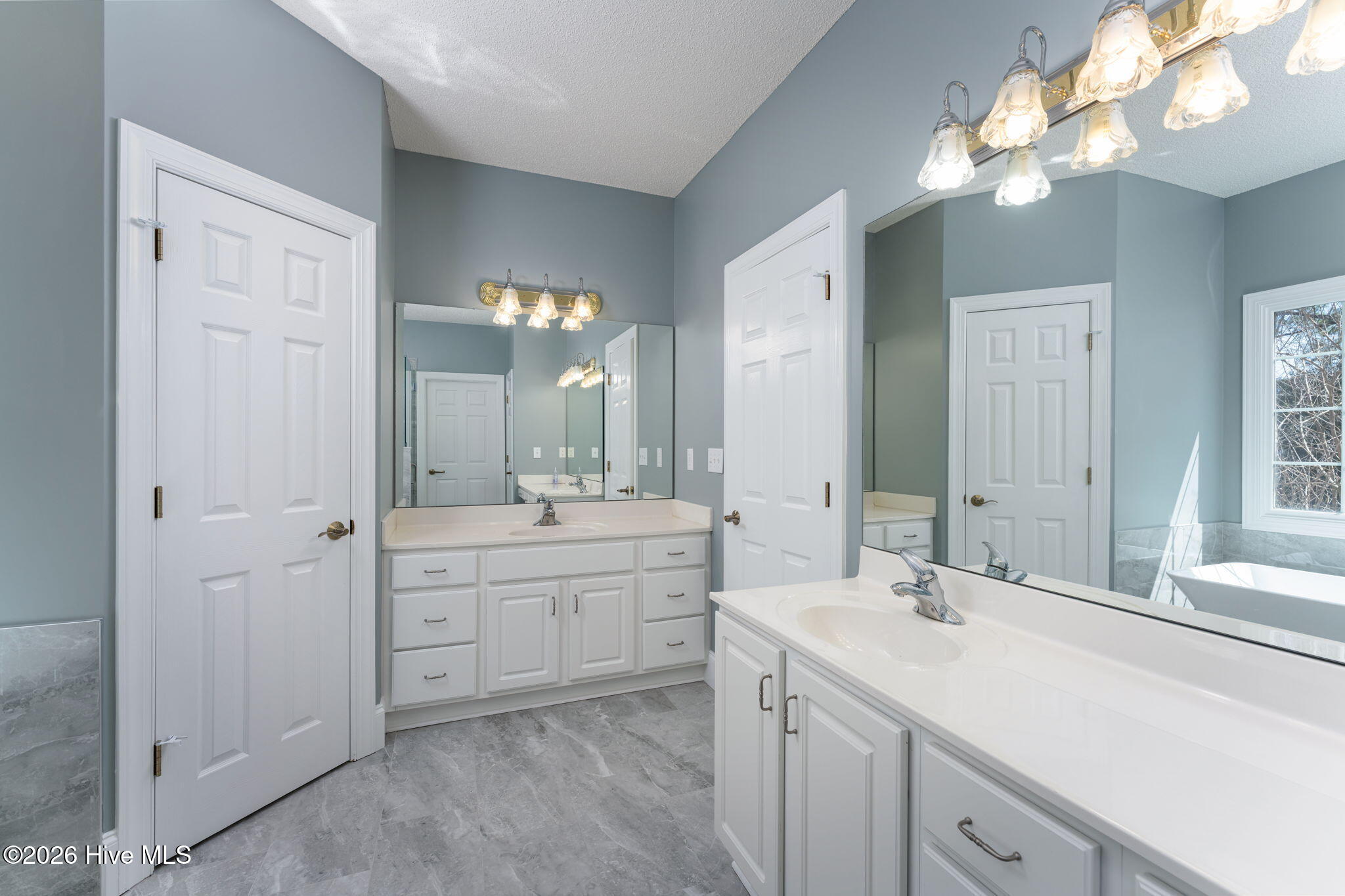 100552056 | Photo 34