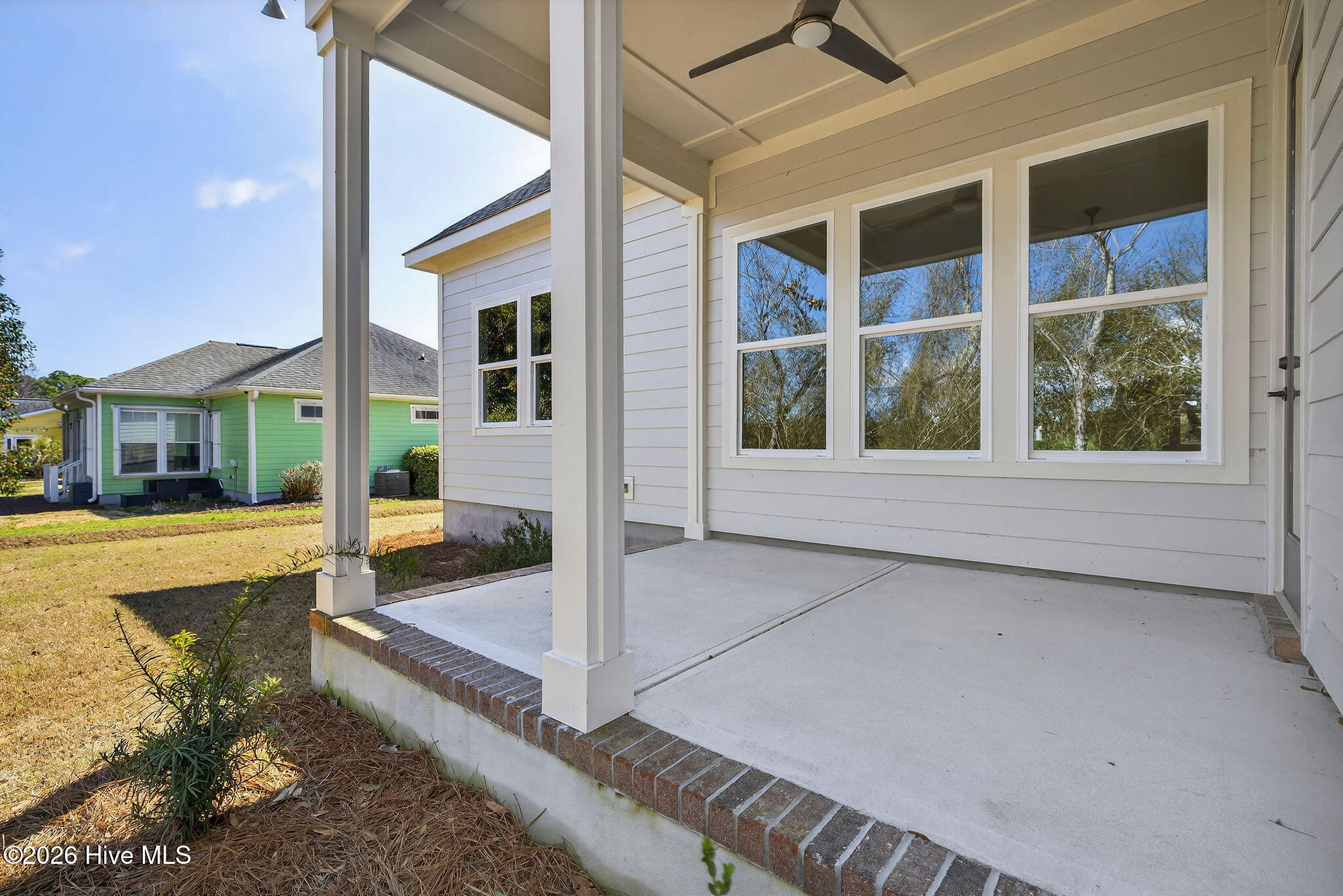 100560917 | Photo 44