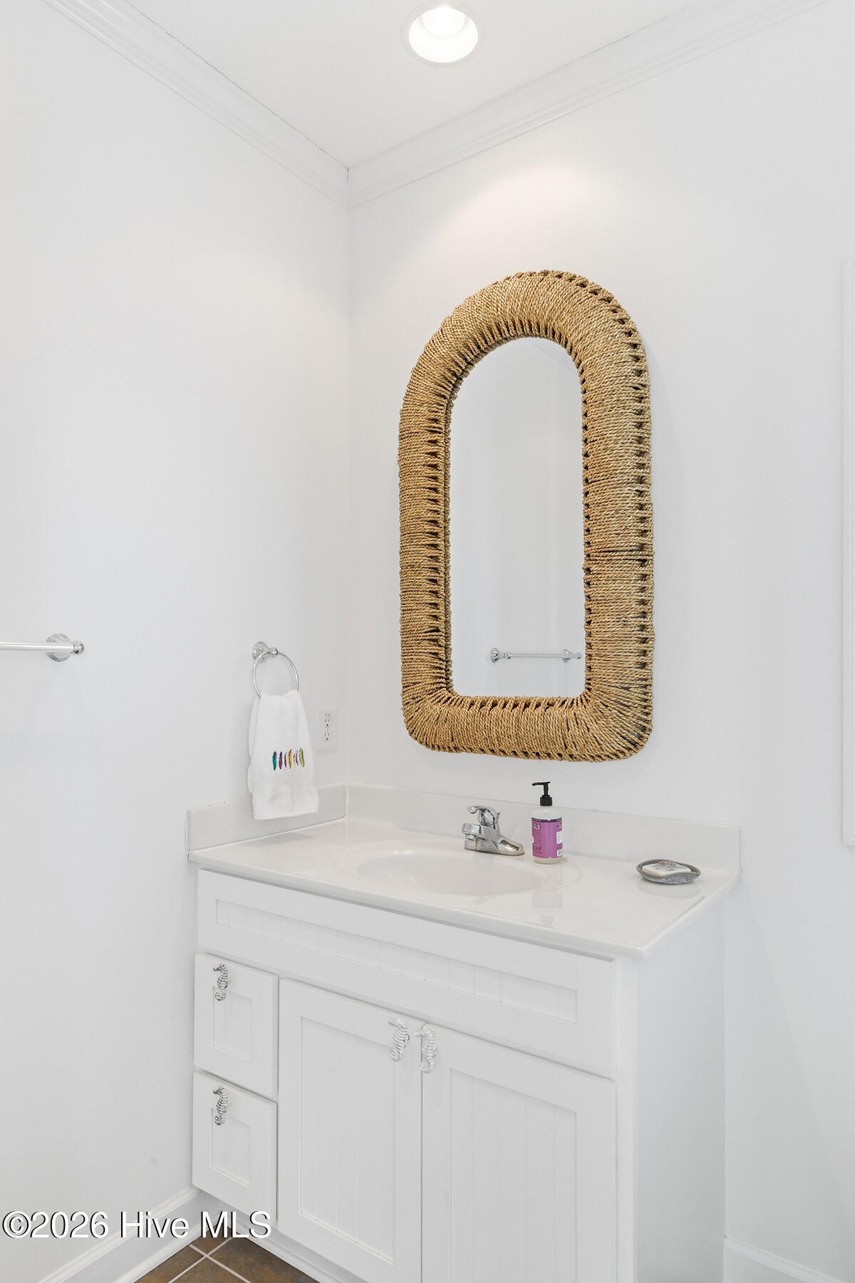 100566384 | Photo 21