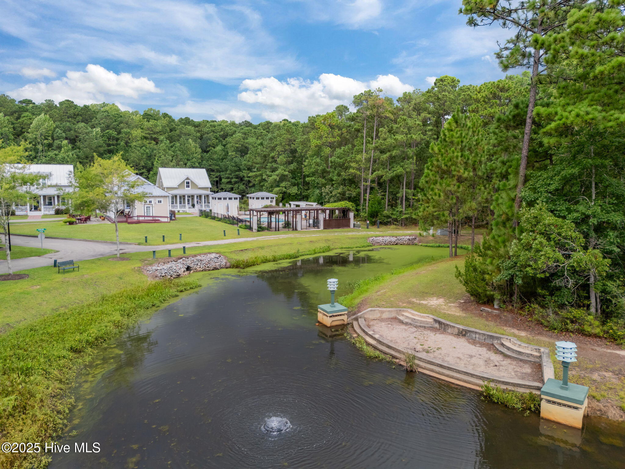 100524220 | Photo 46