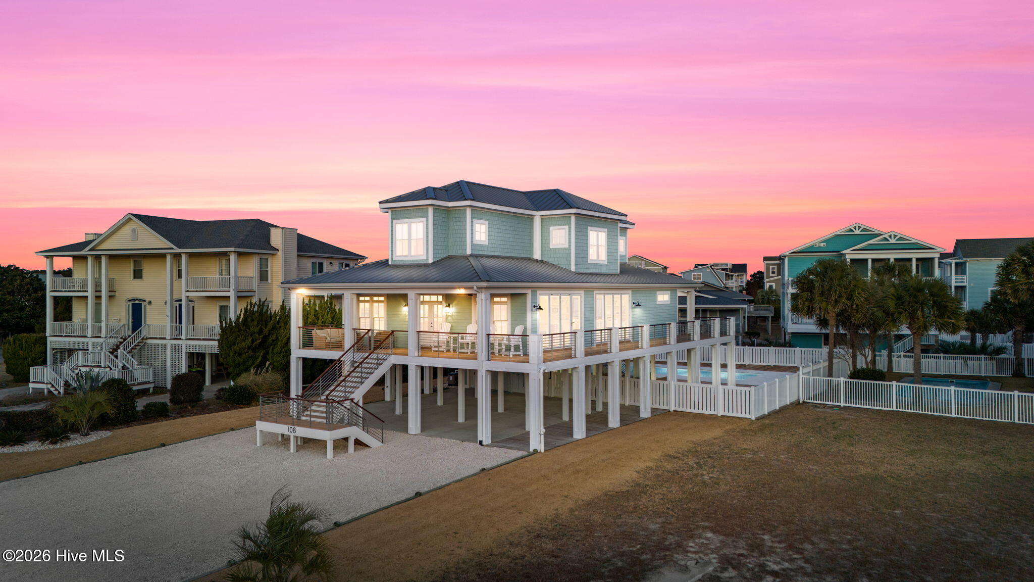 100550371 | Photo 76