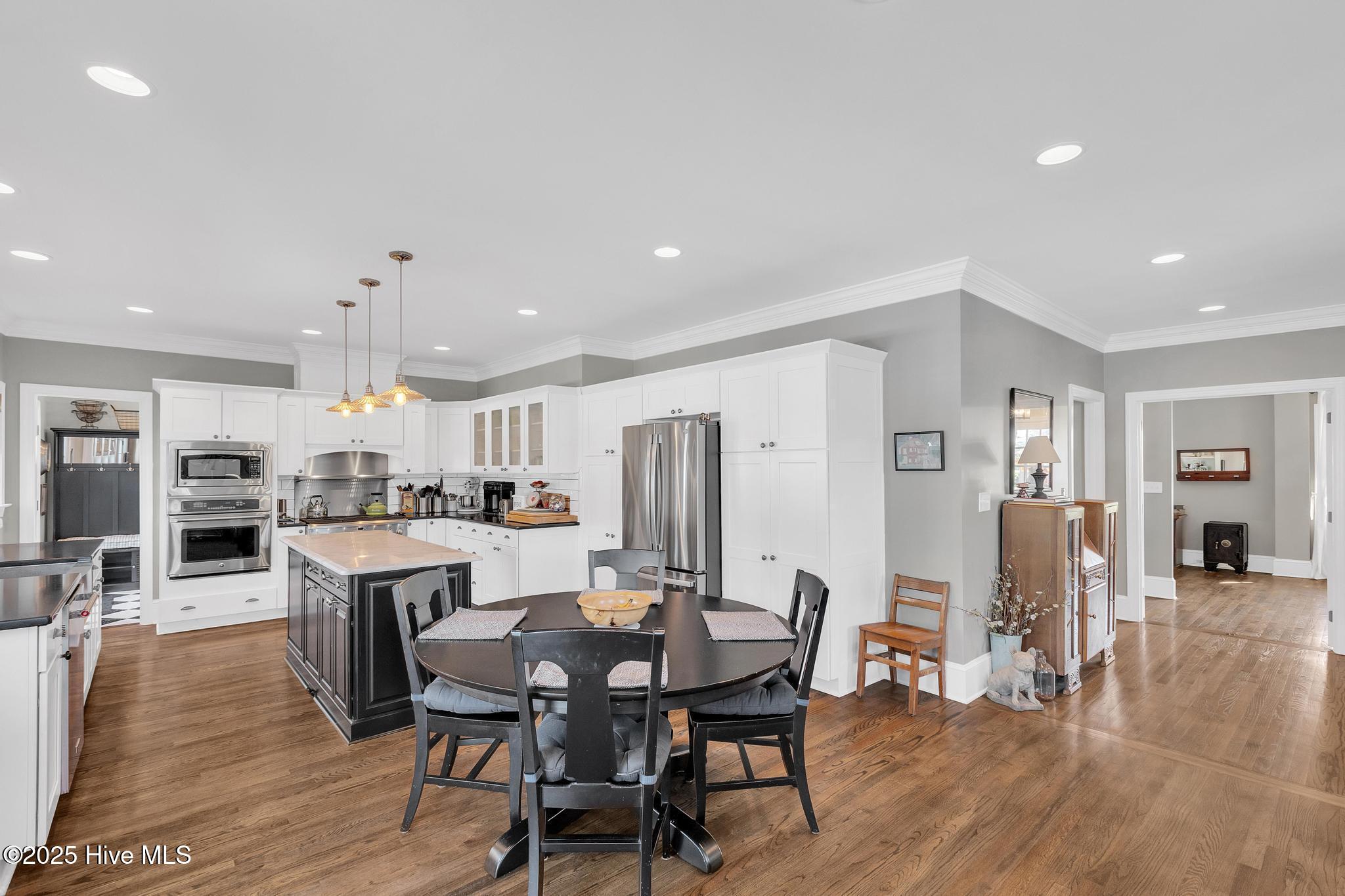 100527249 | Photo 16