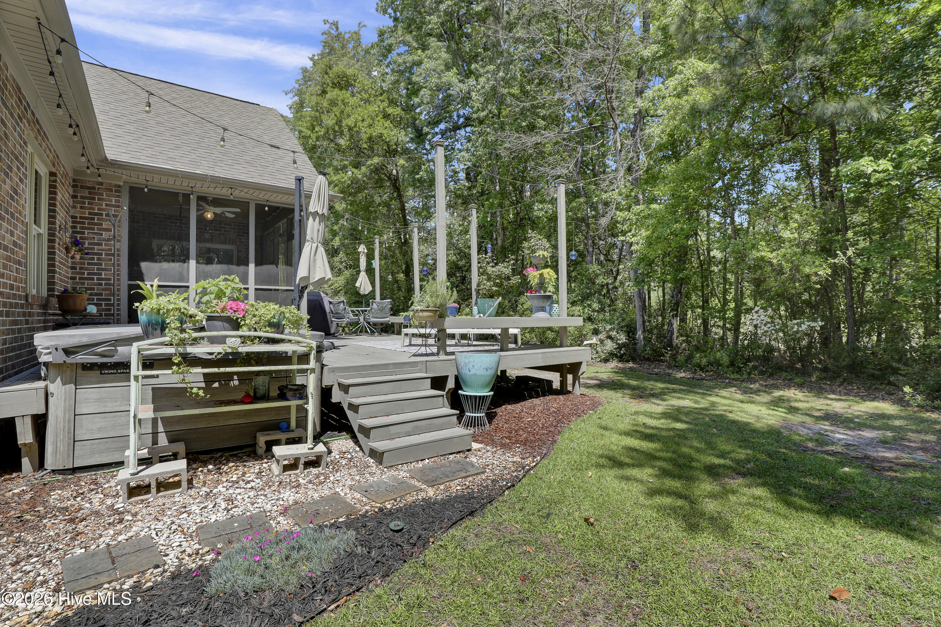 100570699 | Photo 43