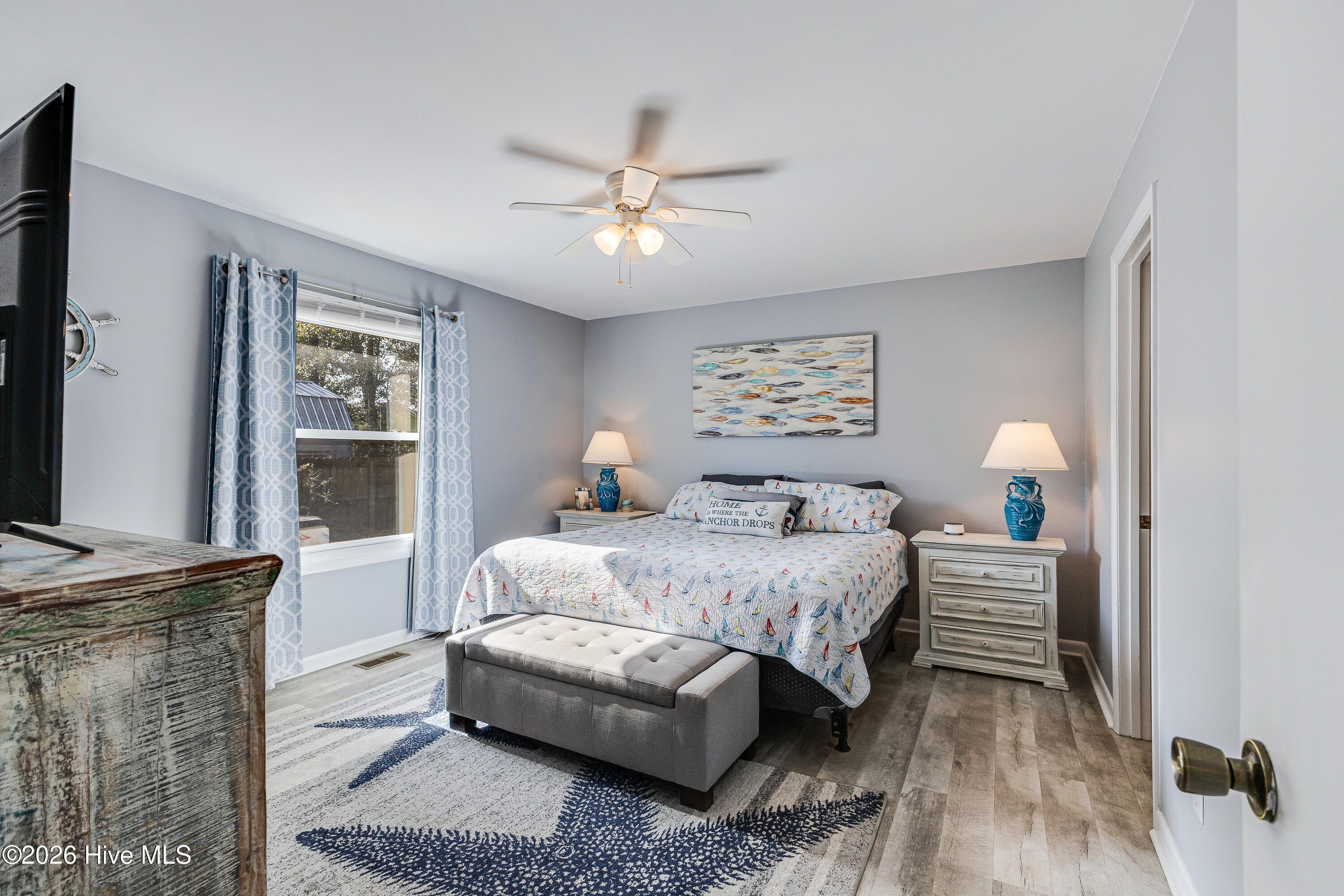 100547384 | Photo 37