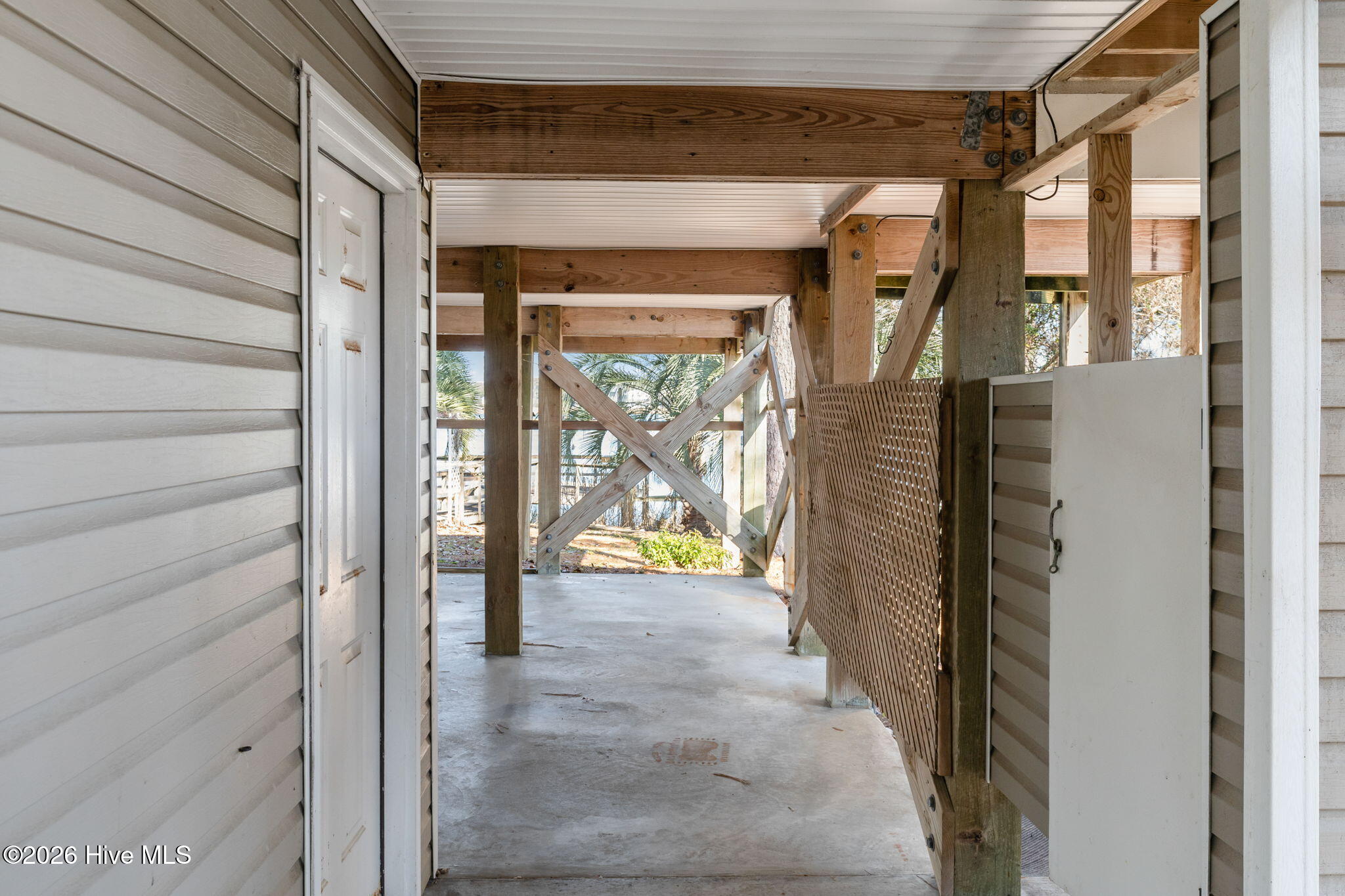 100548074 | Photo 27