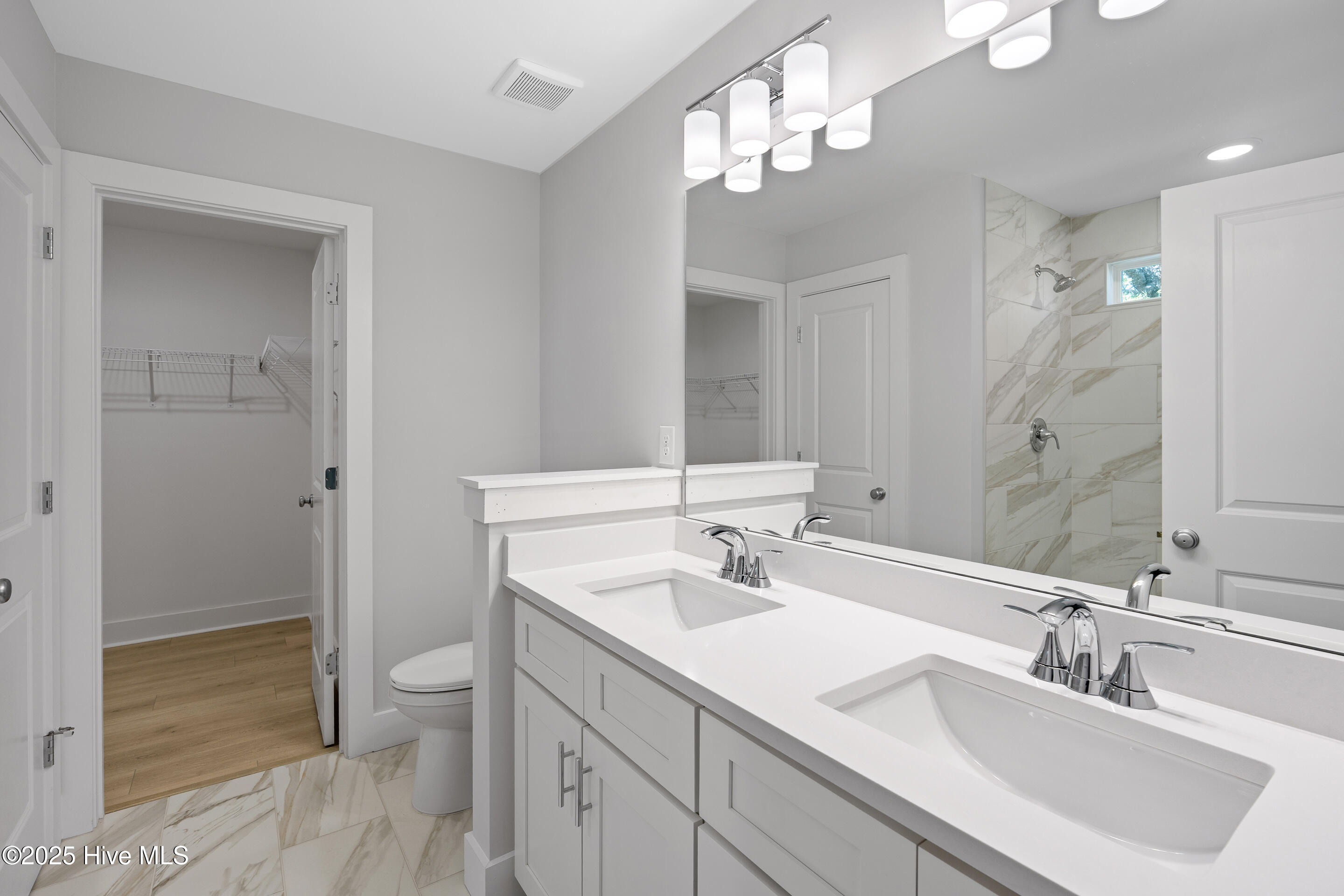 100547481 | Photo 17