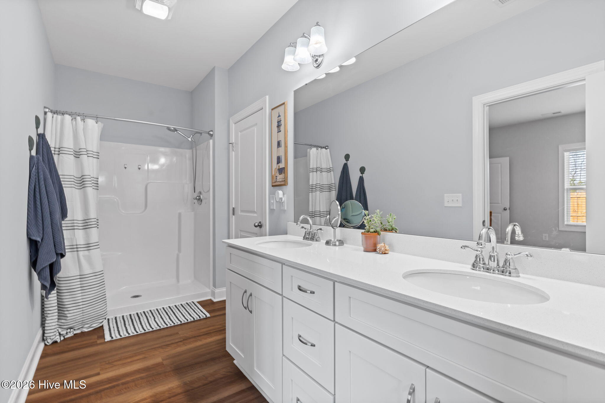 100556728 | Photo 30