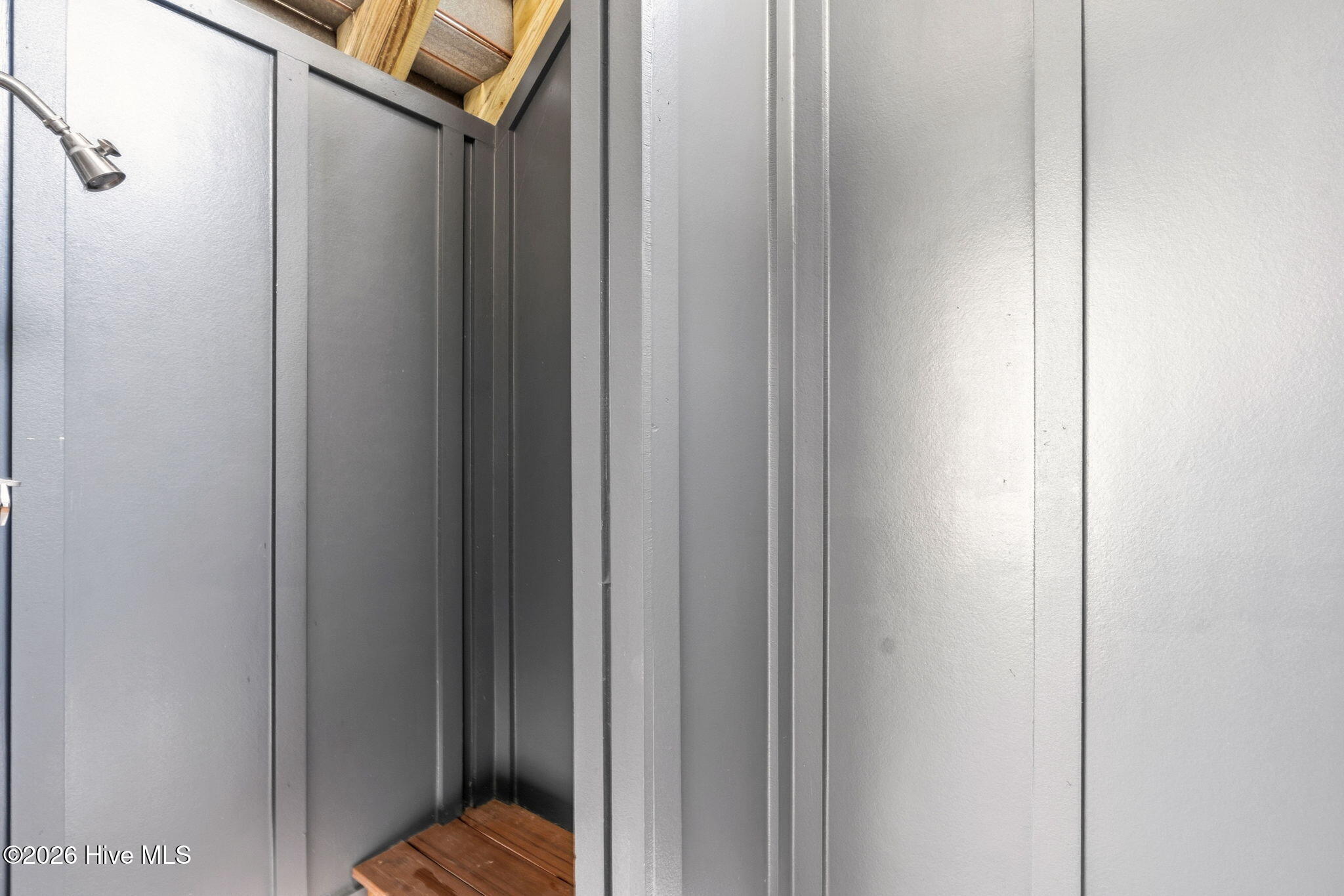 100557252 | Photo 65