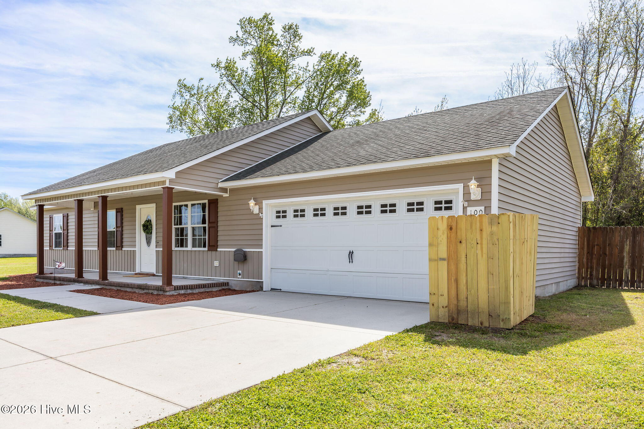 100565884 | Photo 35