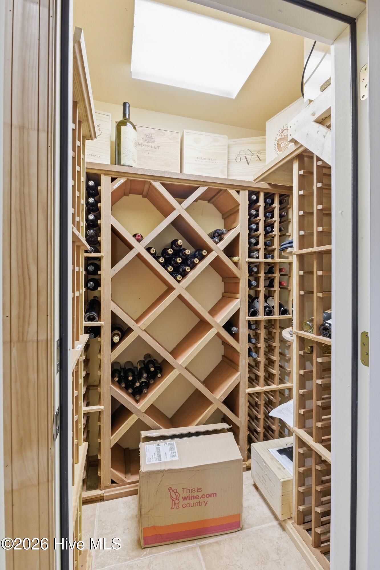 100564058 | Photo 60