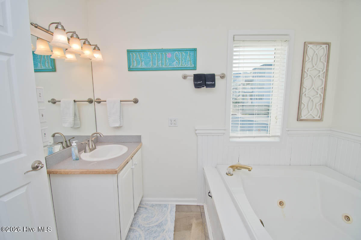 100560265 | Photo 20