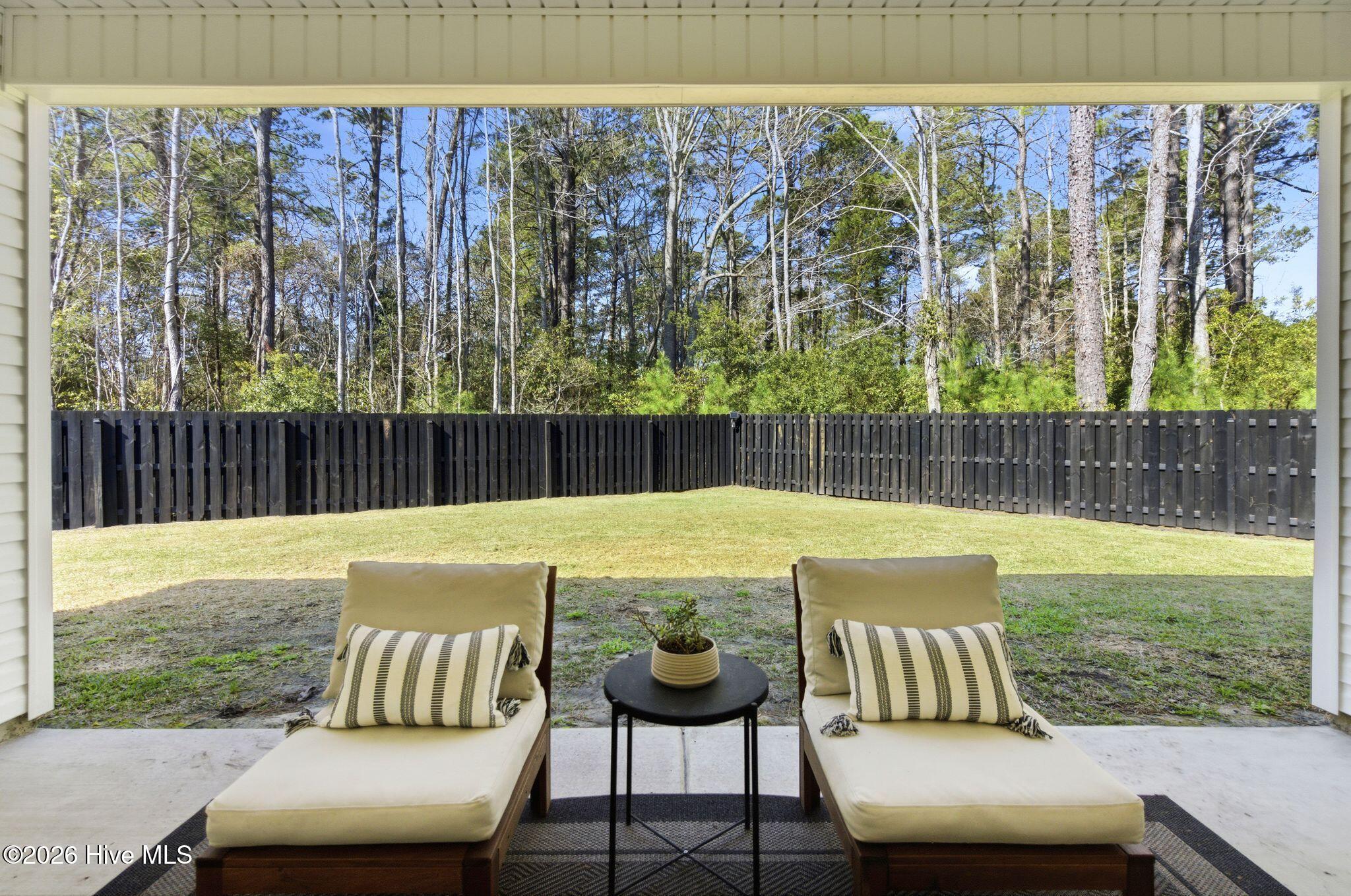 100563255 | Photo 38