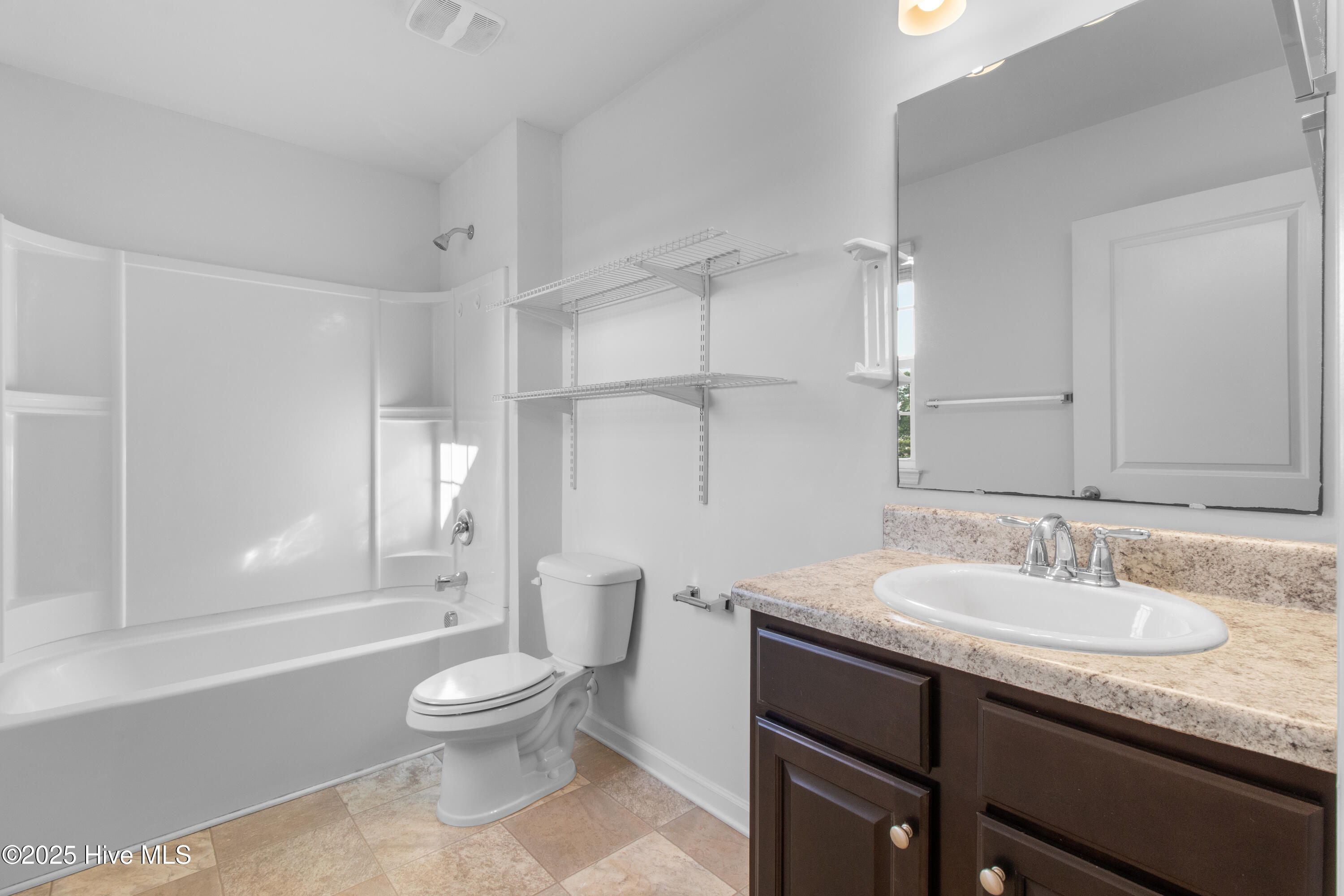 100525996 | Photo 21