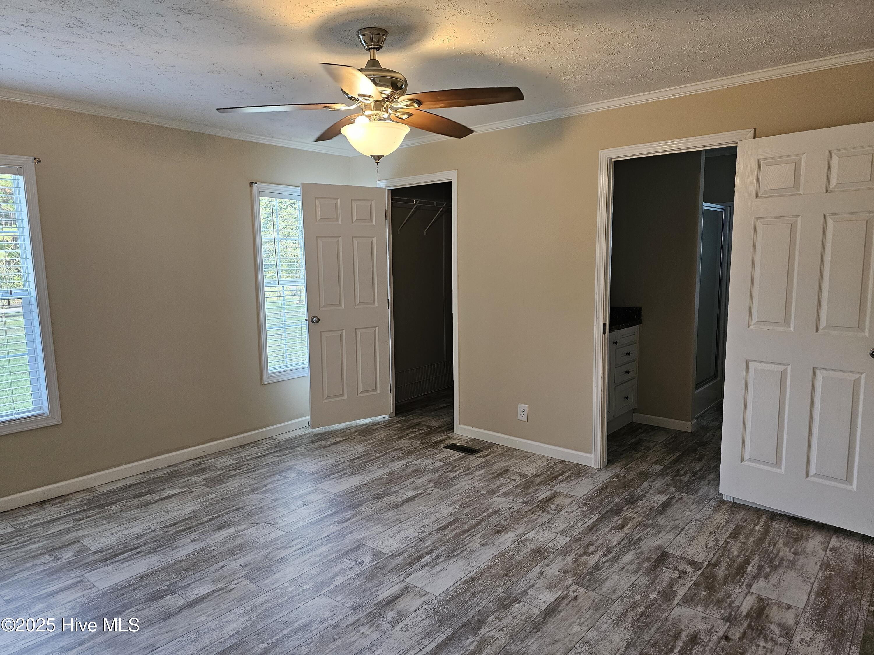 100535573 | Photo 38