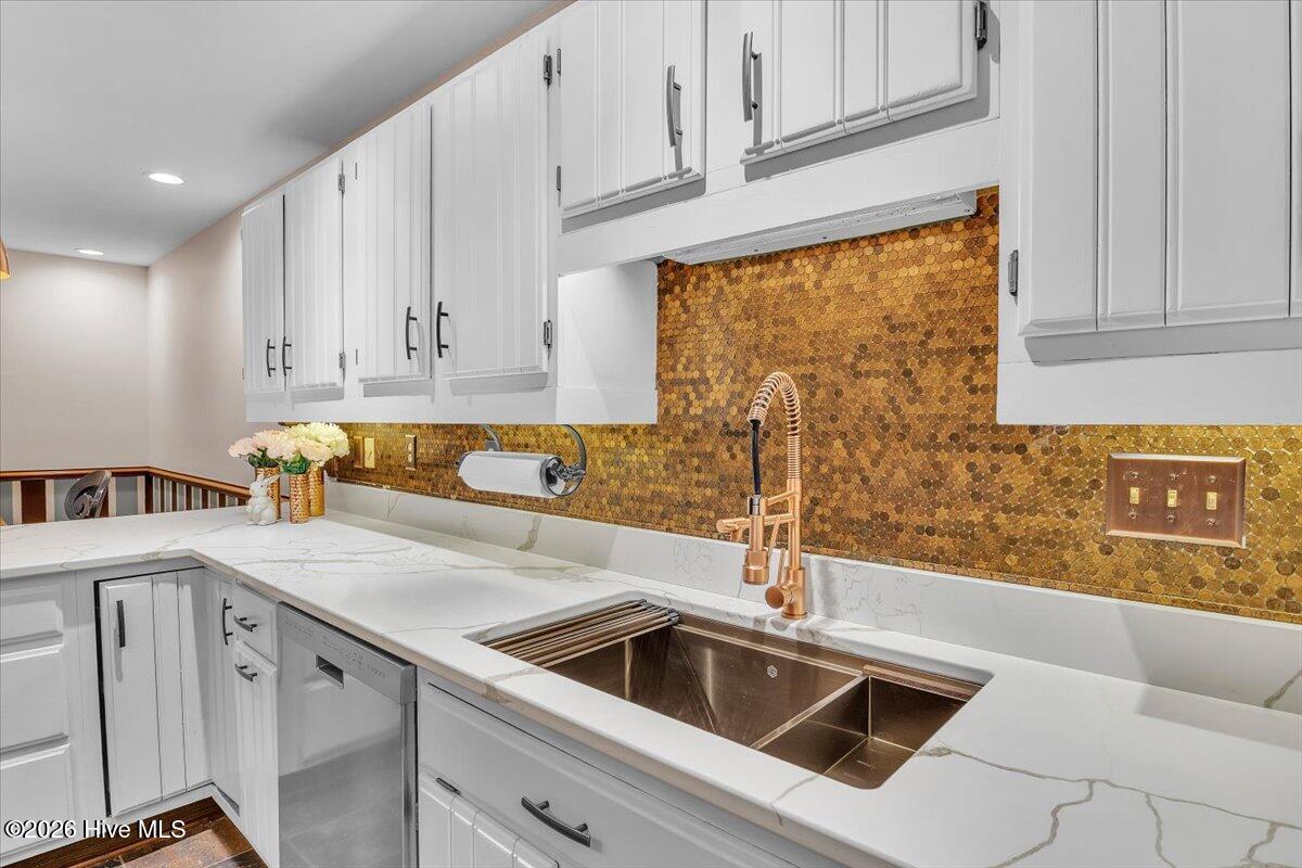 100565591 | Photo 18