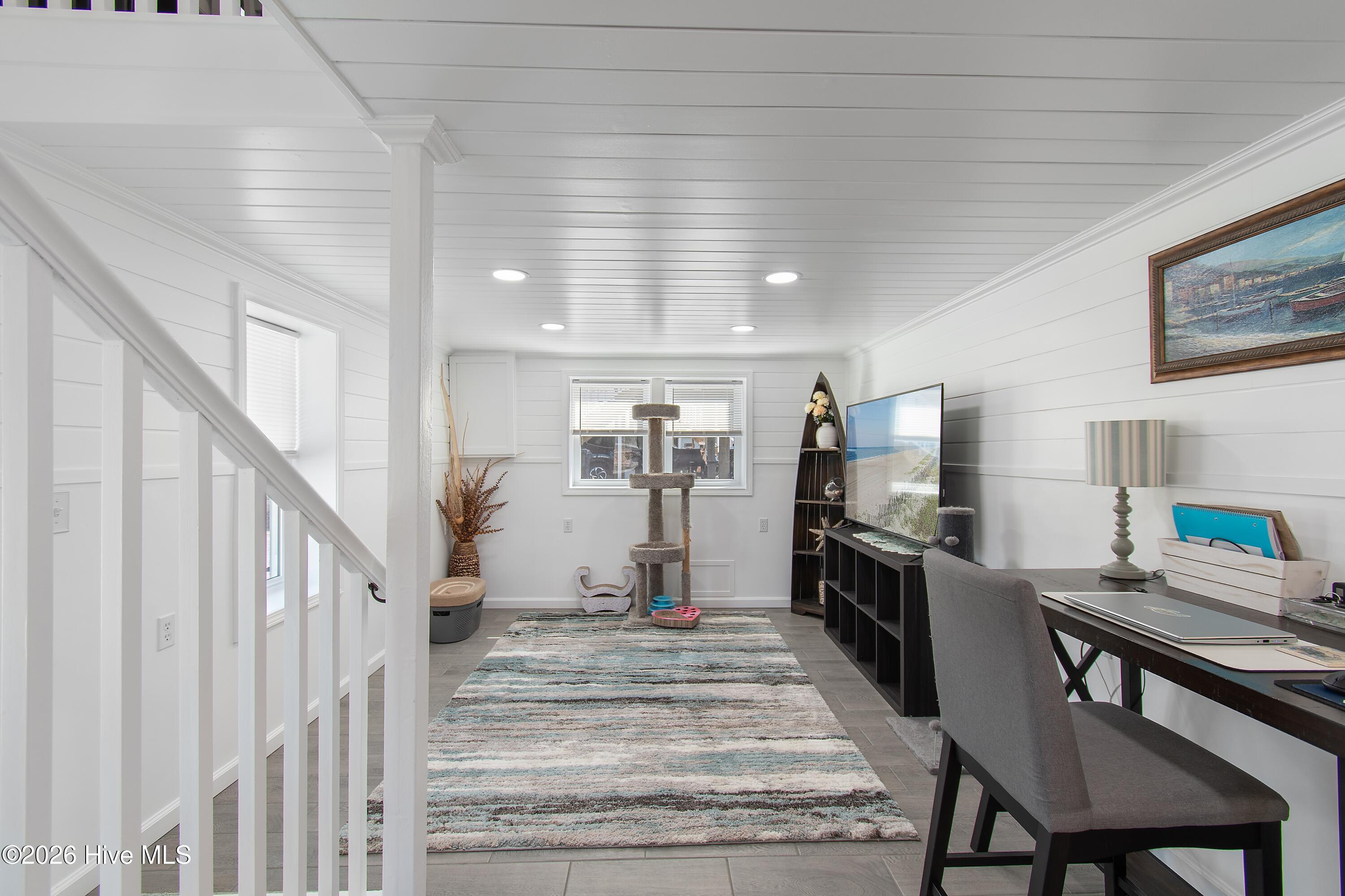 100567968 | Photo 41