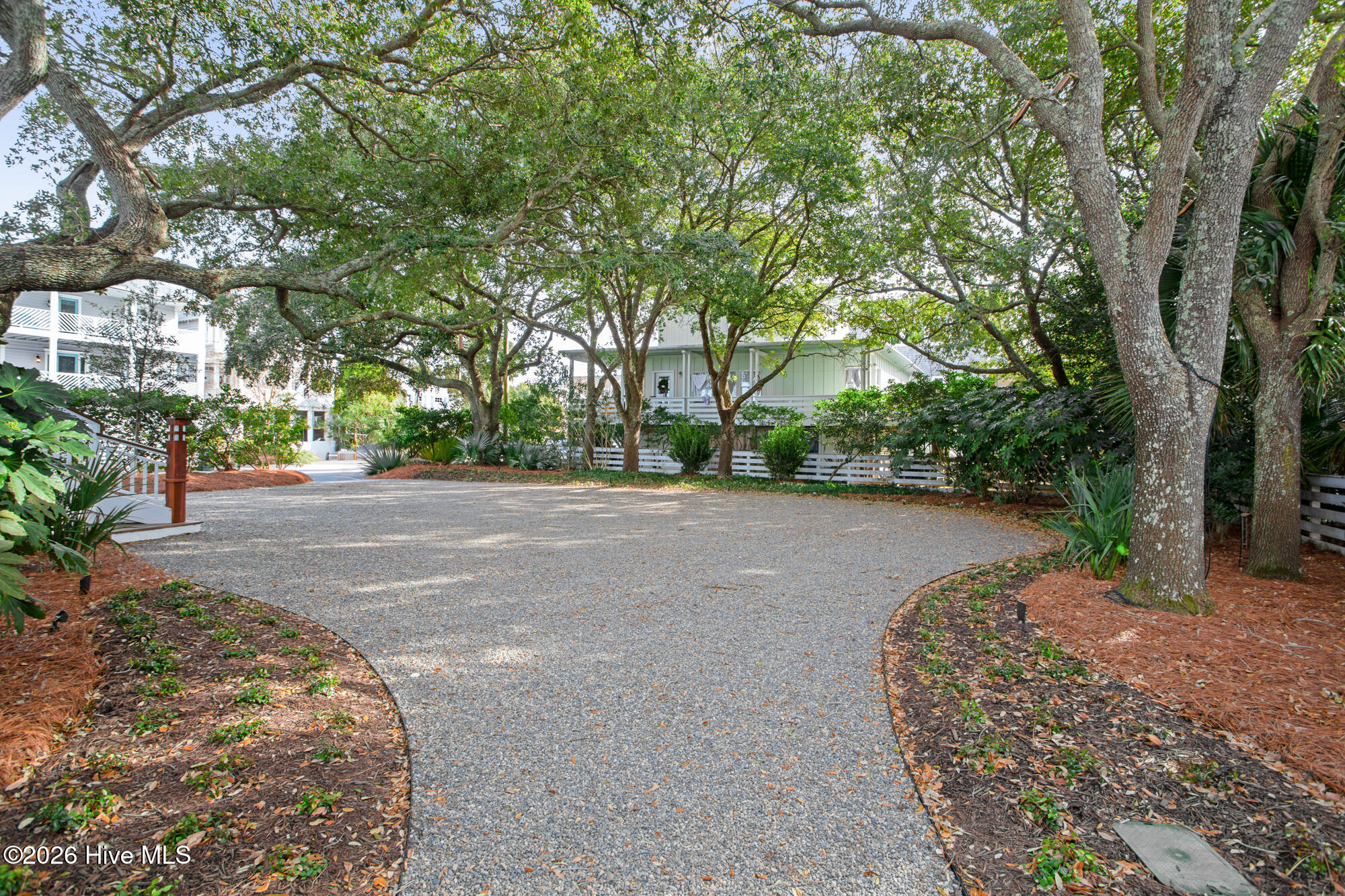 100550703 | Photo 13