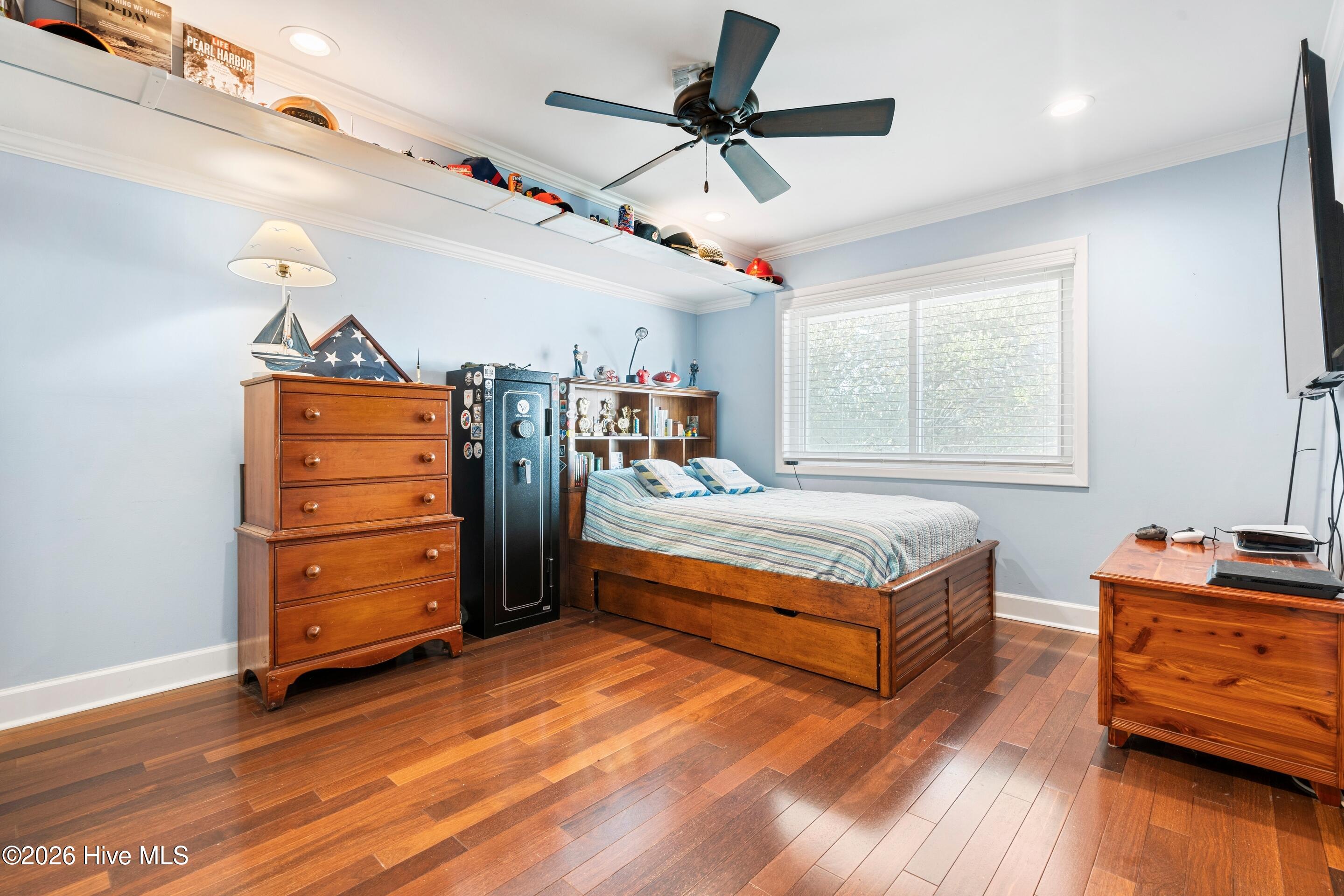 100548419 | Photo 37