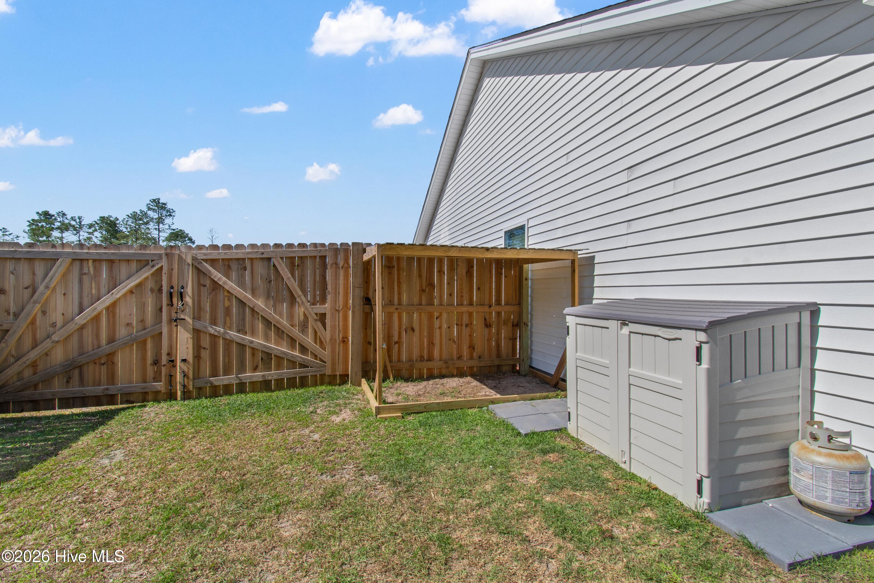 100568651 | Photo 24