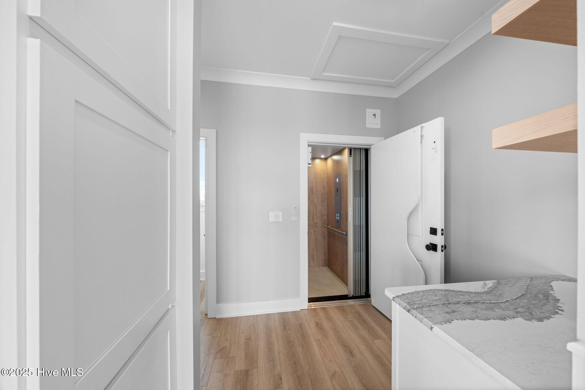 100493859 | Photo 11